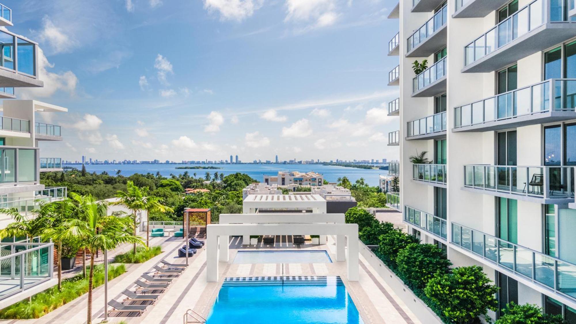 Apartment 3900-719jc Design District, 1 Bedroom /1 Bathroom & Bayvie *