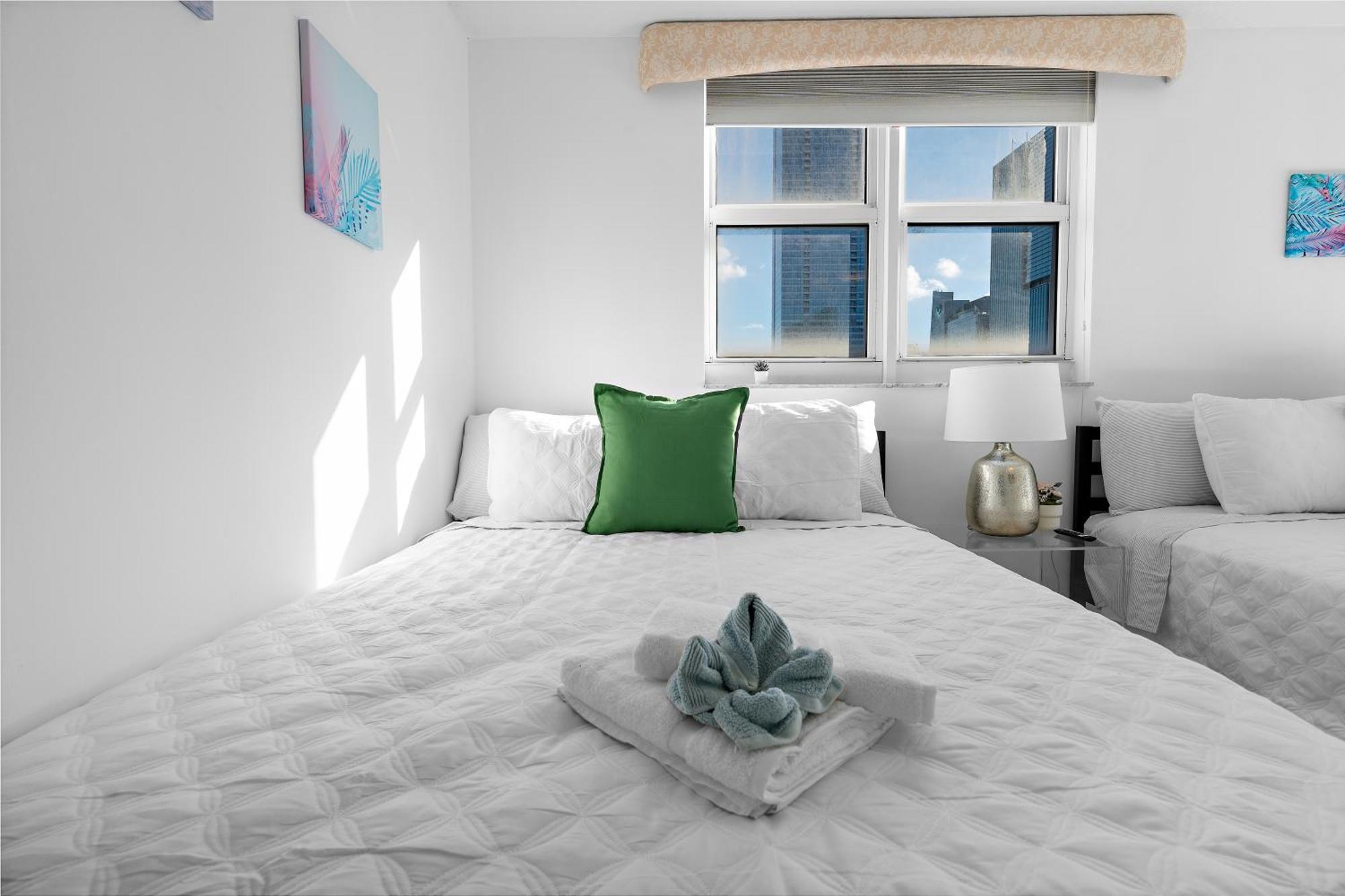 Apartamento Stylish 2br With Skyline Views, Free Parking, Sleeps 8 Miami