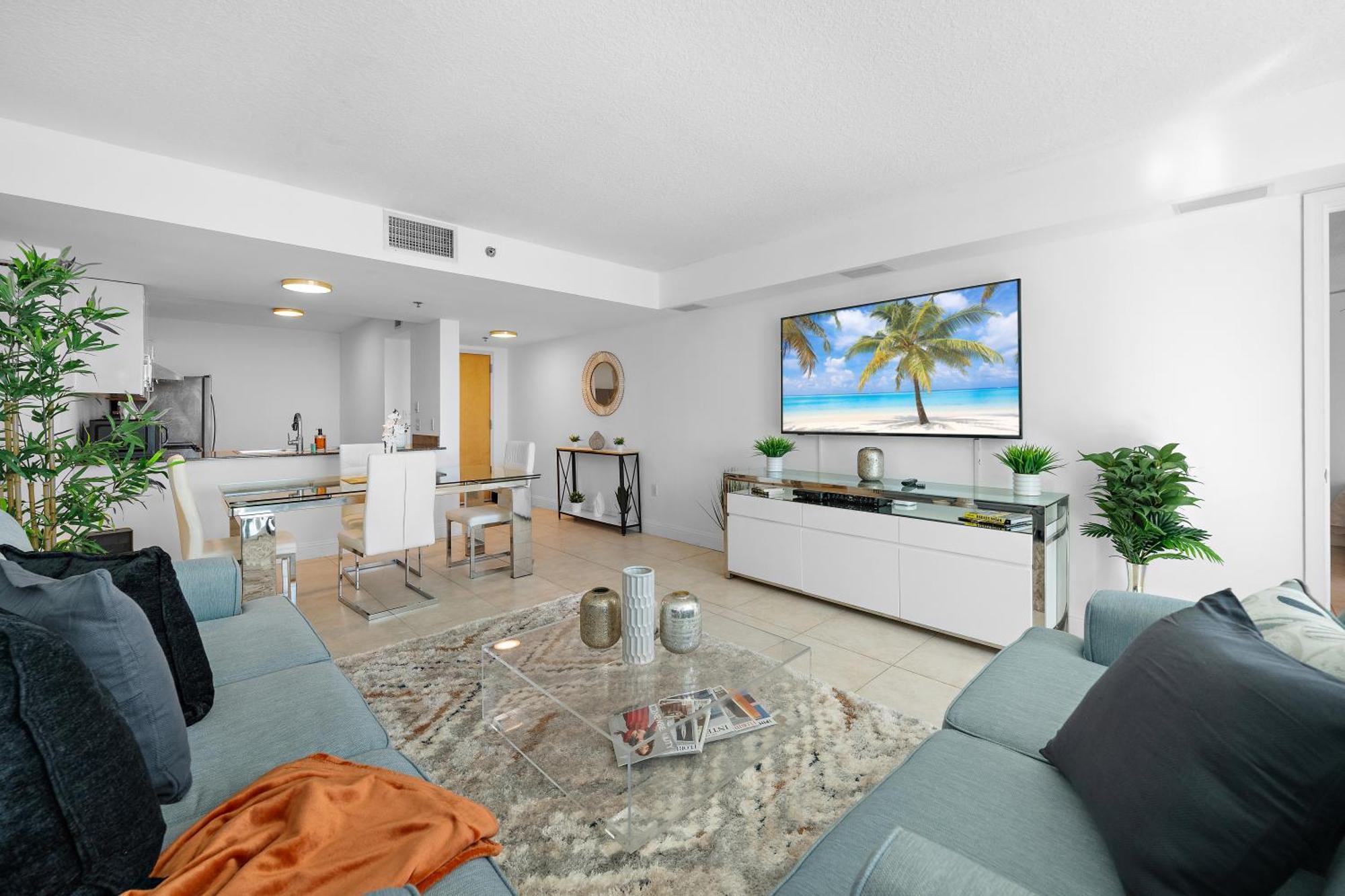 Stylish 2br With Skyline Views, Free Parking, Sleeps 8 Apartamento *