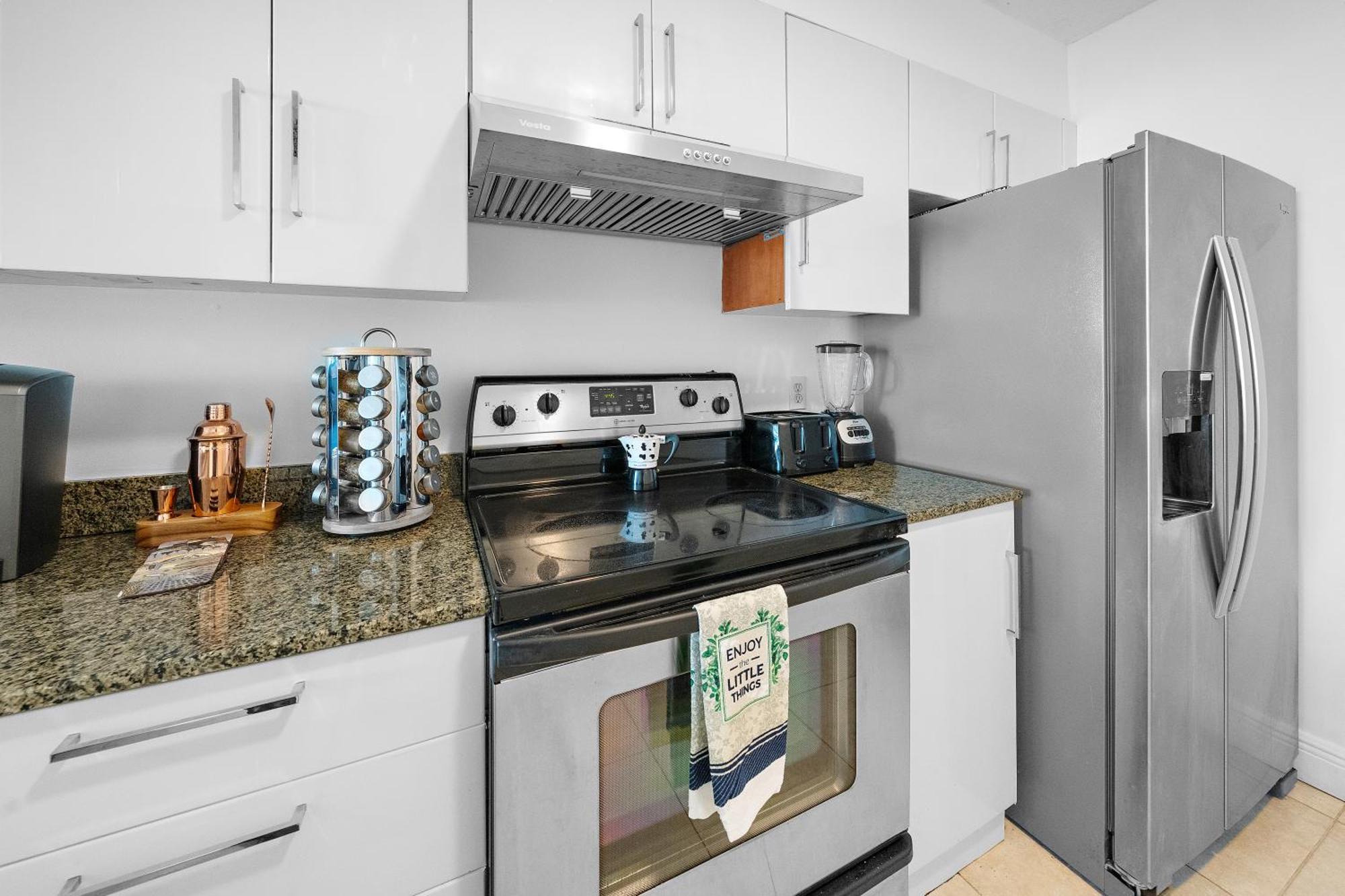 Stylish 2br With Skyline Views, Free Parking, Sleeps 8 Apartamento Miami