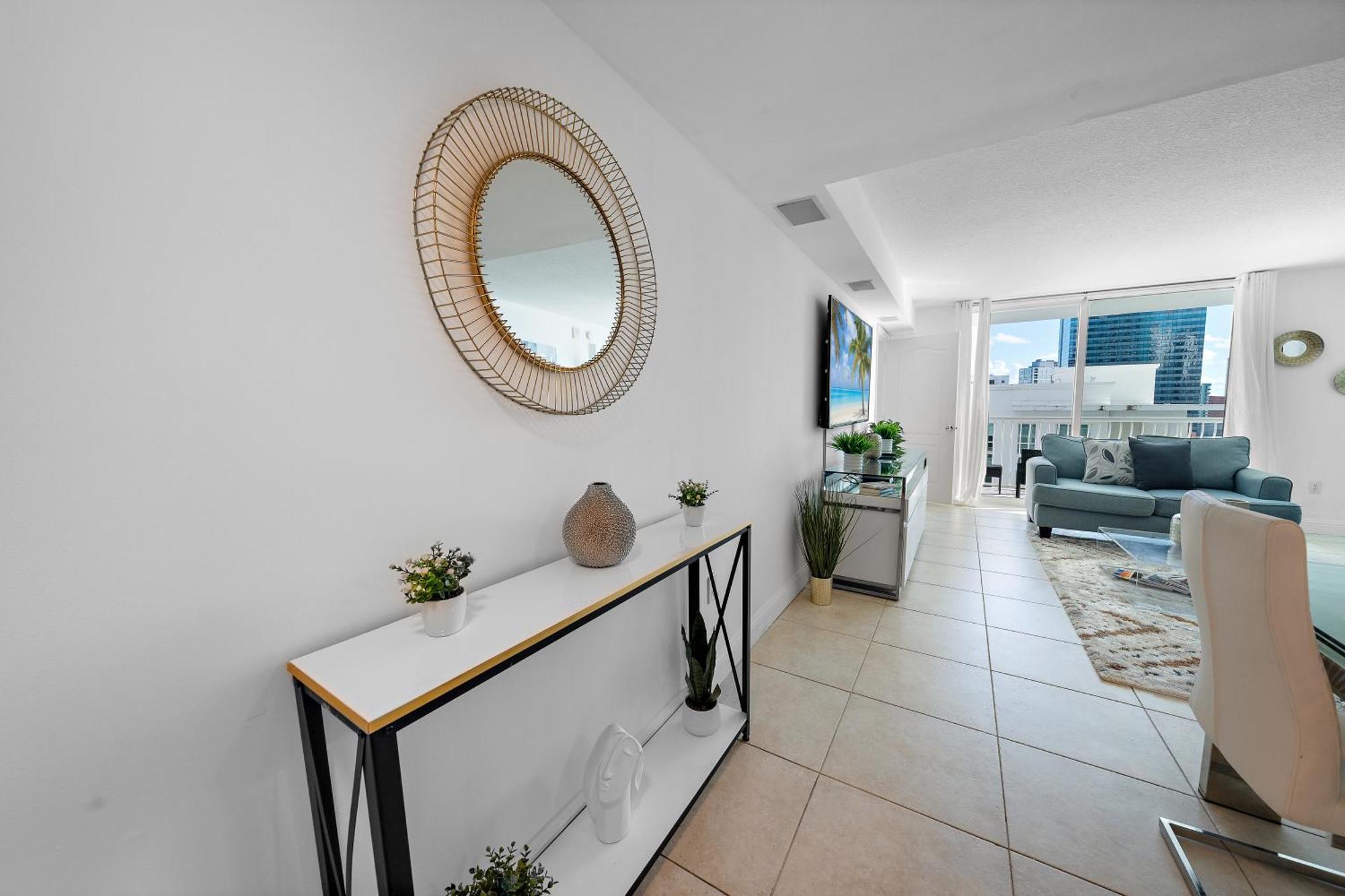 Stylish 2br With Skyline Views, Free Parking, Sleeps 8 Apartamento Miami
