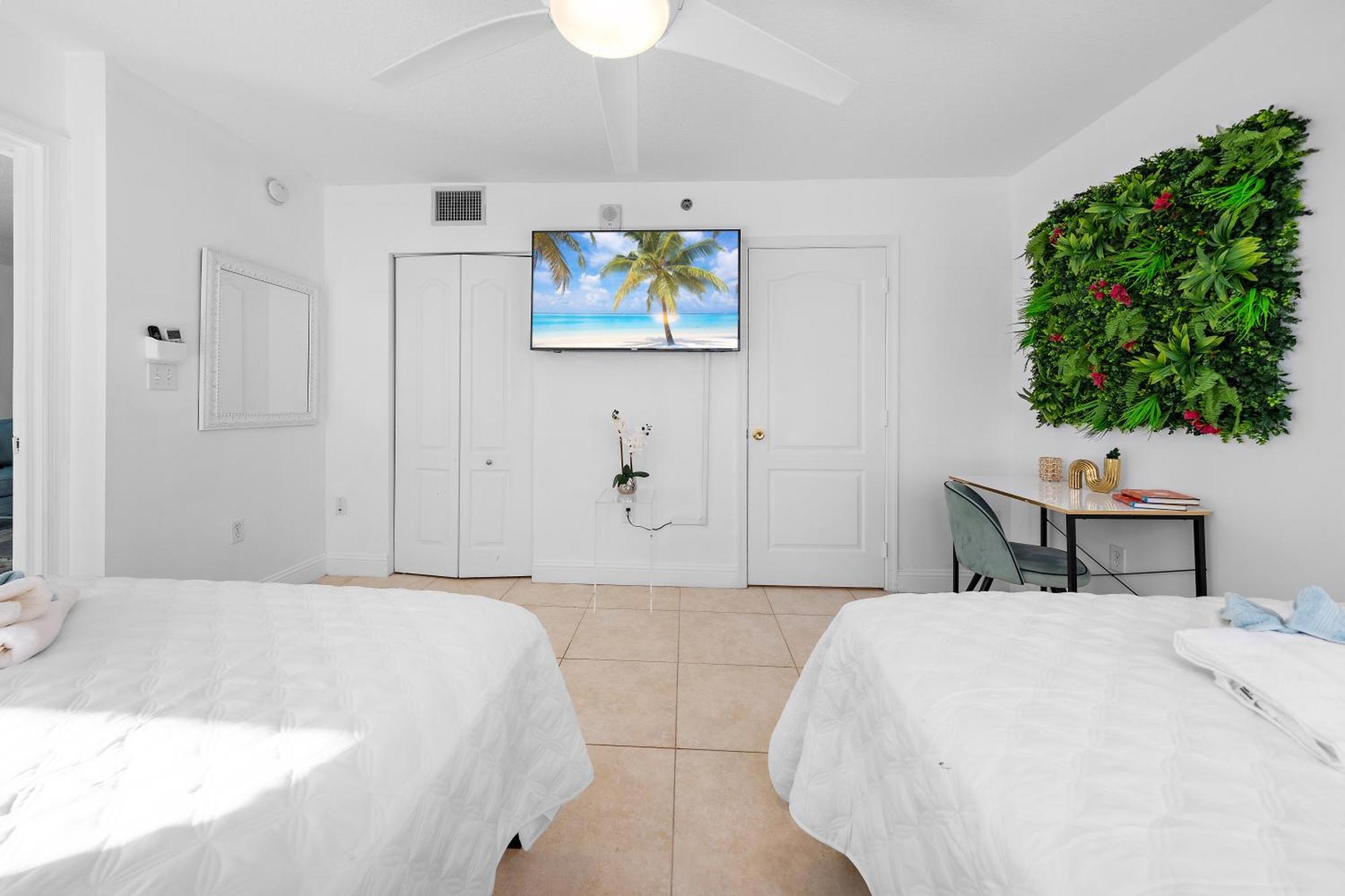 Stylish 2br With Skyline Views, Free Parking, Sleeps 8 Apartamento