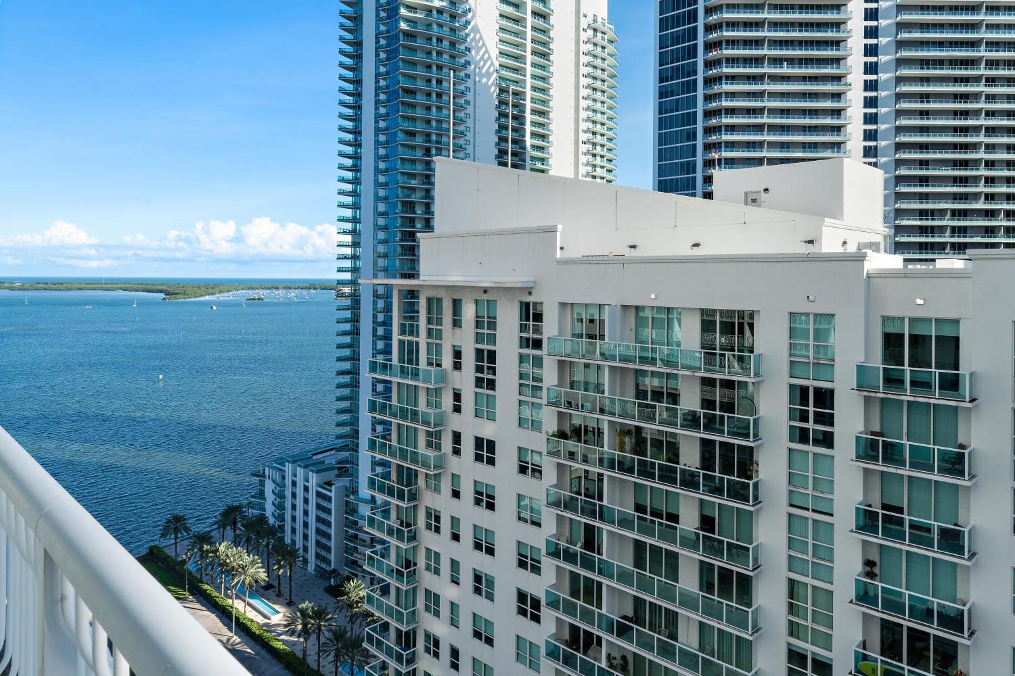 Apartamento Stylish 2br With Skyline Views, Free Parking, Sleeps 8 Miami