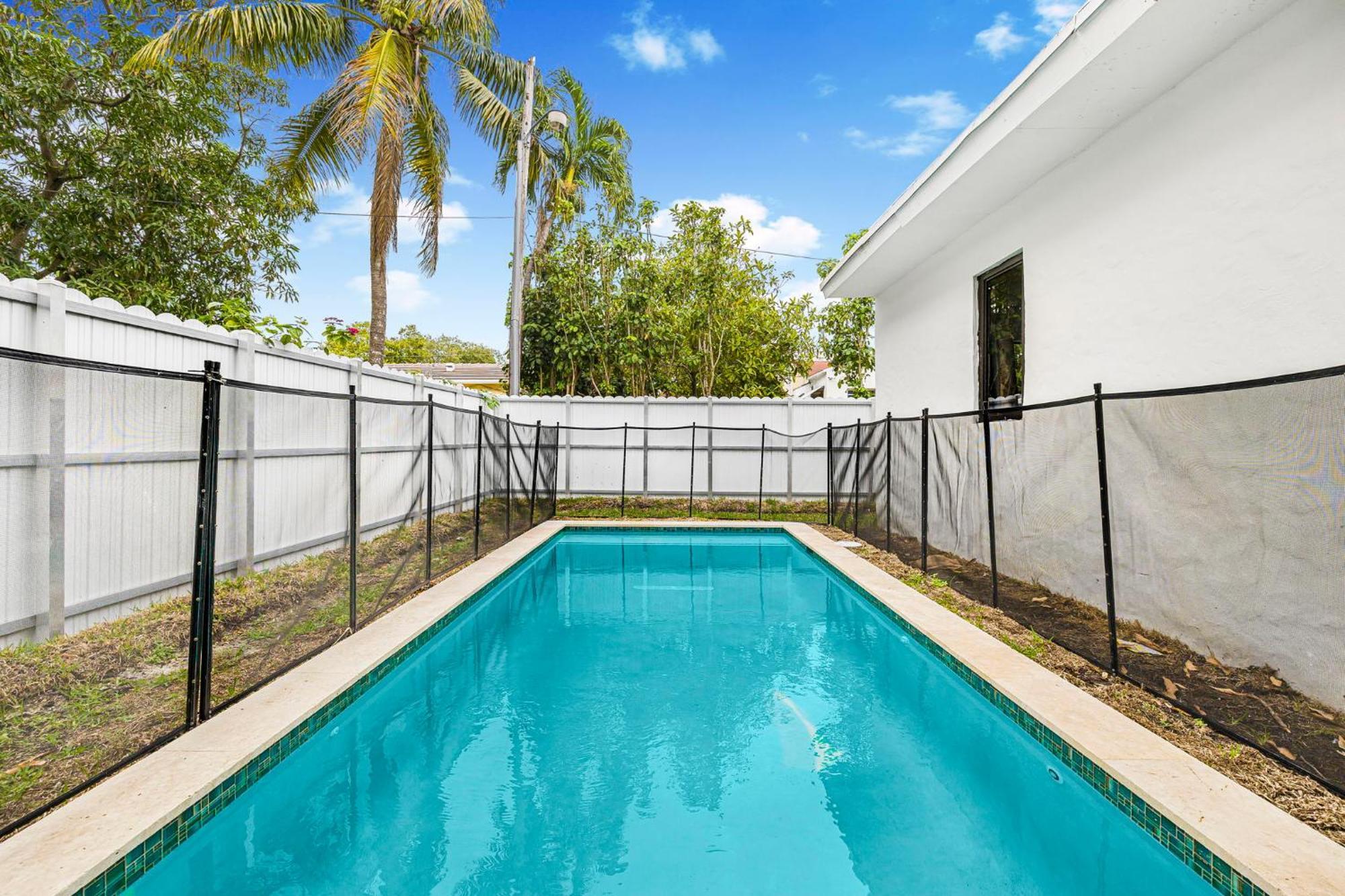 Spacious House W Amazing Pool! Miami