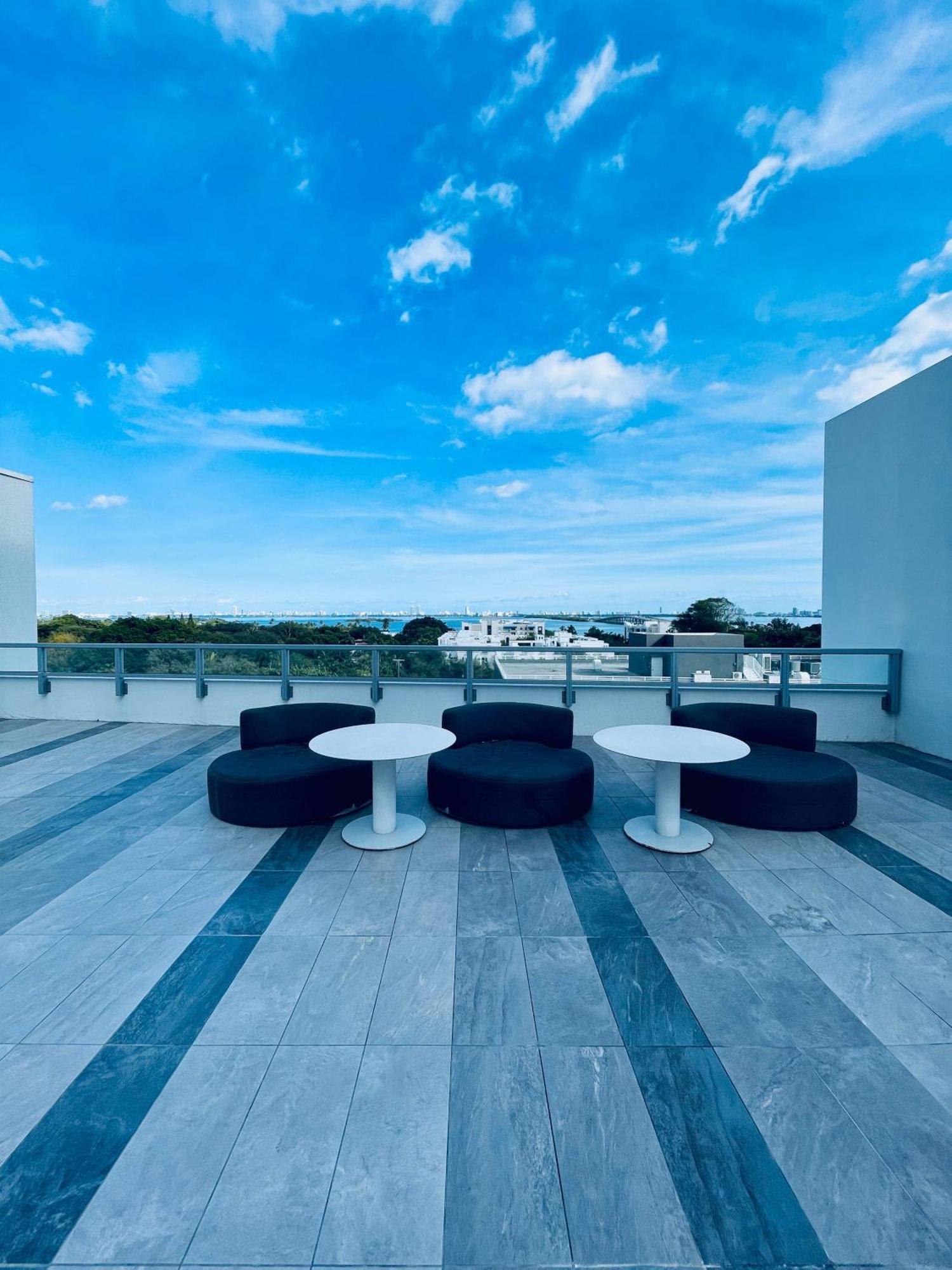 Design District Amazing Views Bayview's At Quadro By Rent4us *