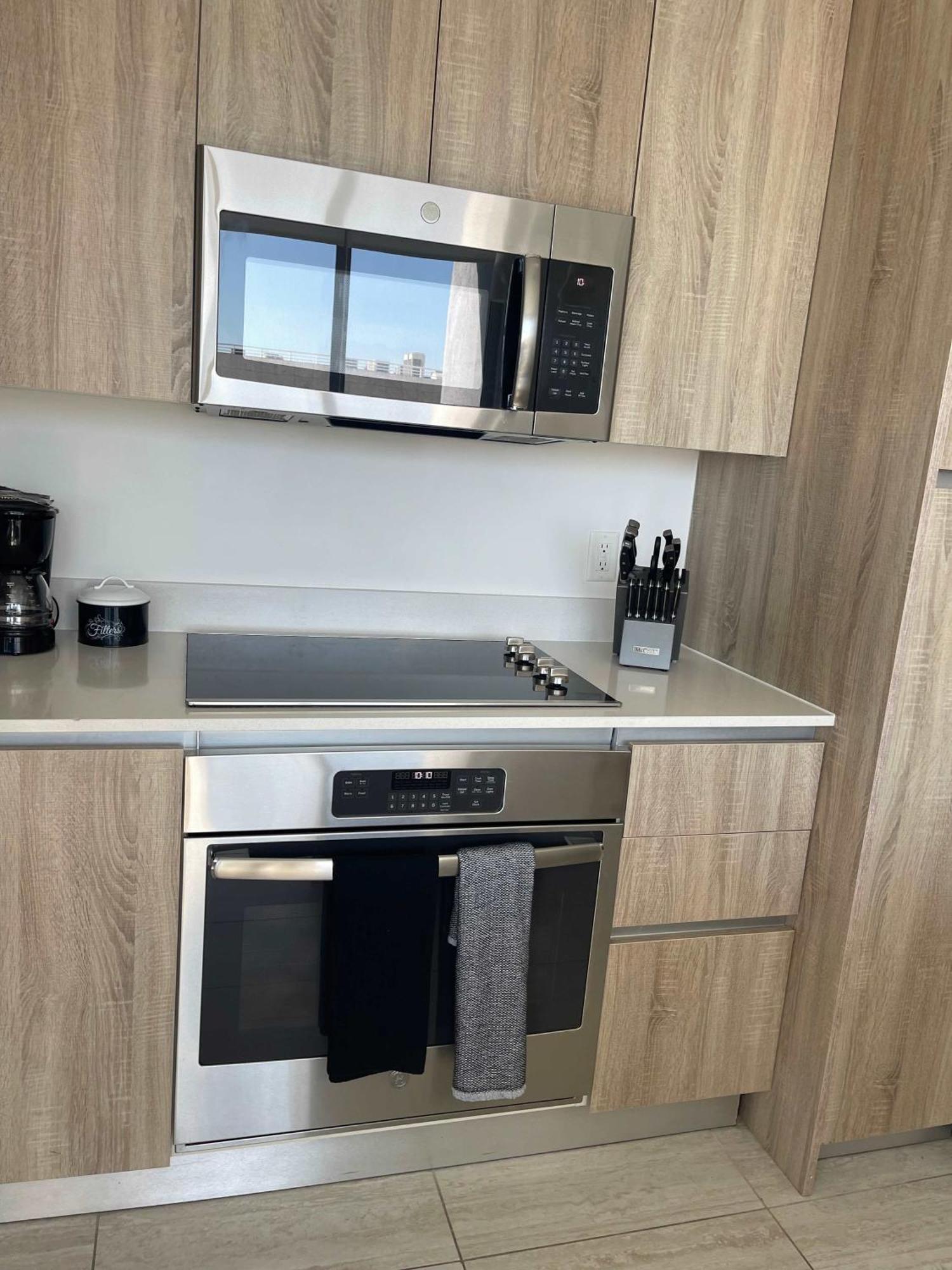 Design District Amazing Views Bayview's At Quadro By Rent4us *