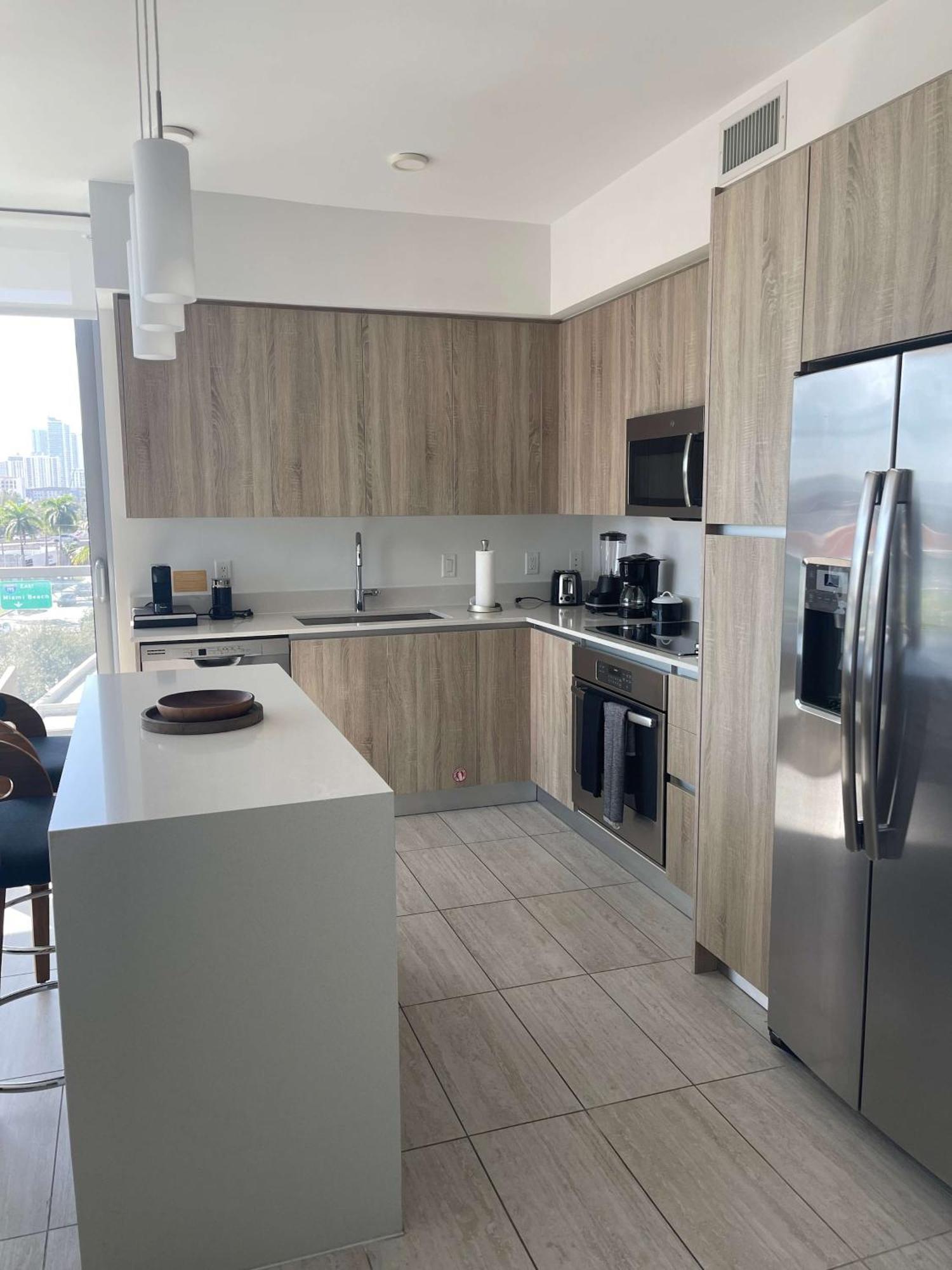 Design District Amazing Views Bayview's At Quadro By Rent4us *