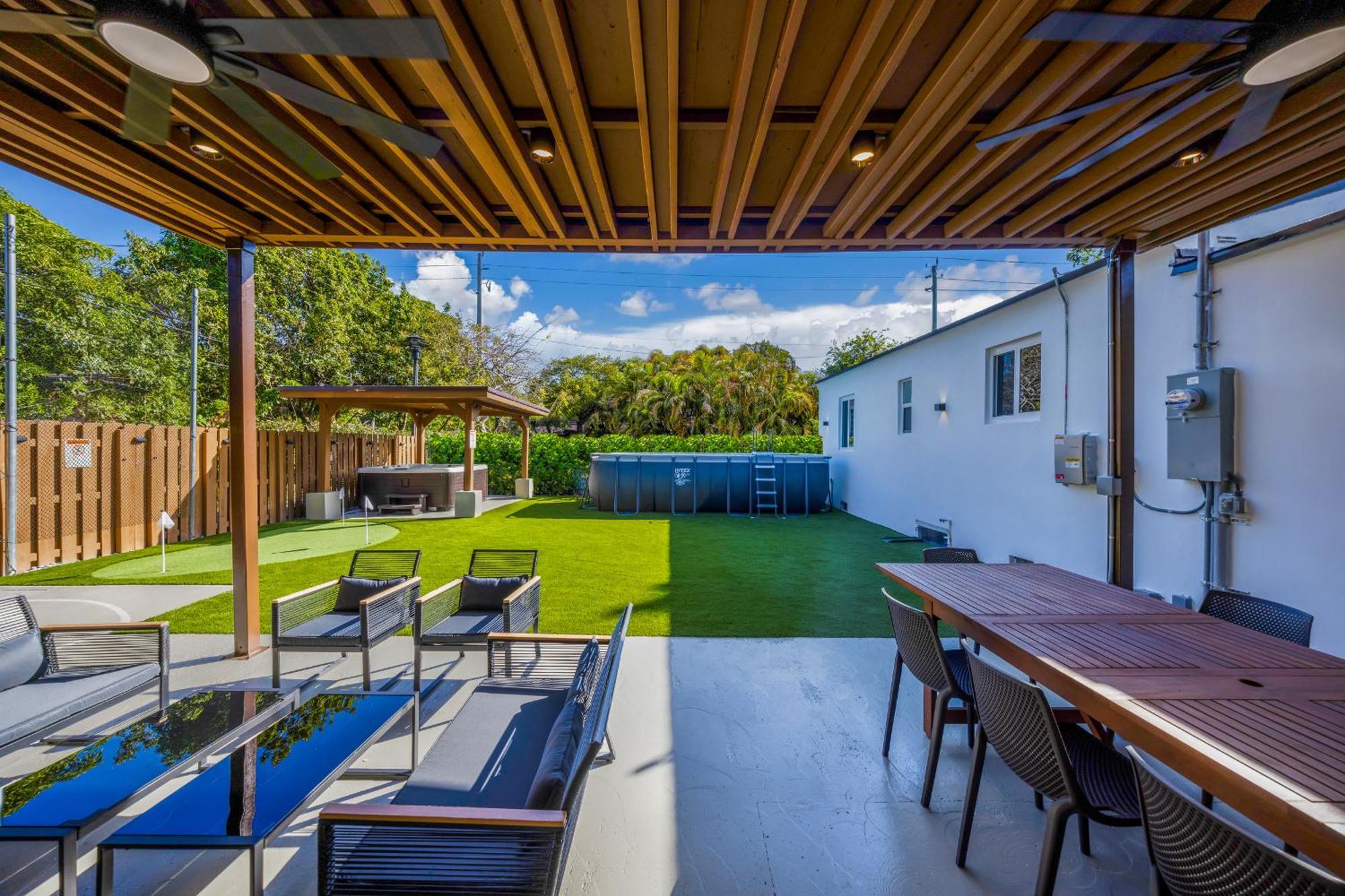 New Design Dist Gem Pool,hottub,minigolf,nespresso Villa Miami