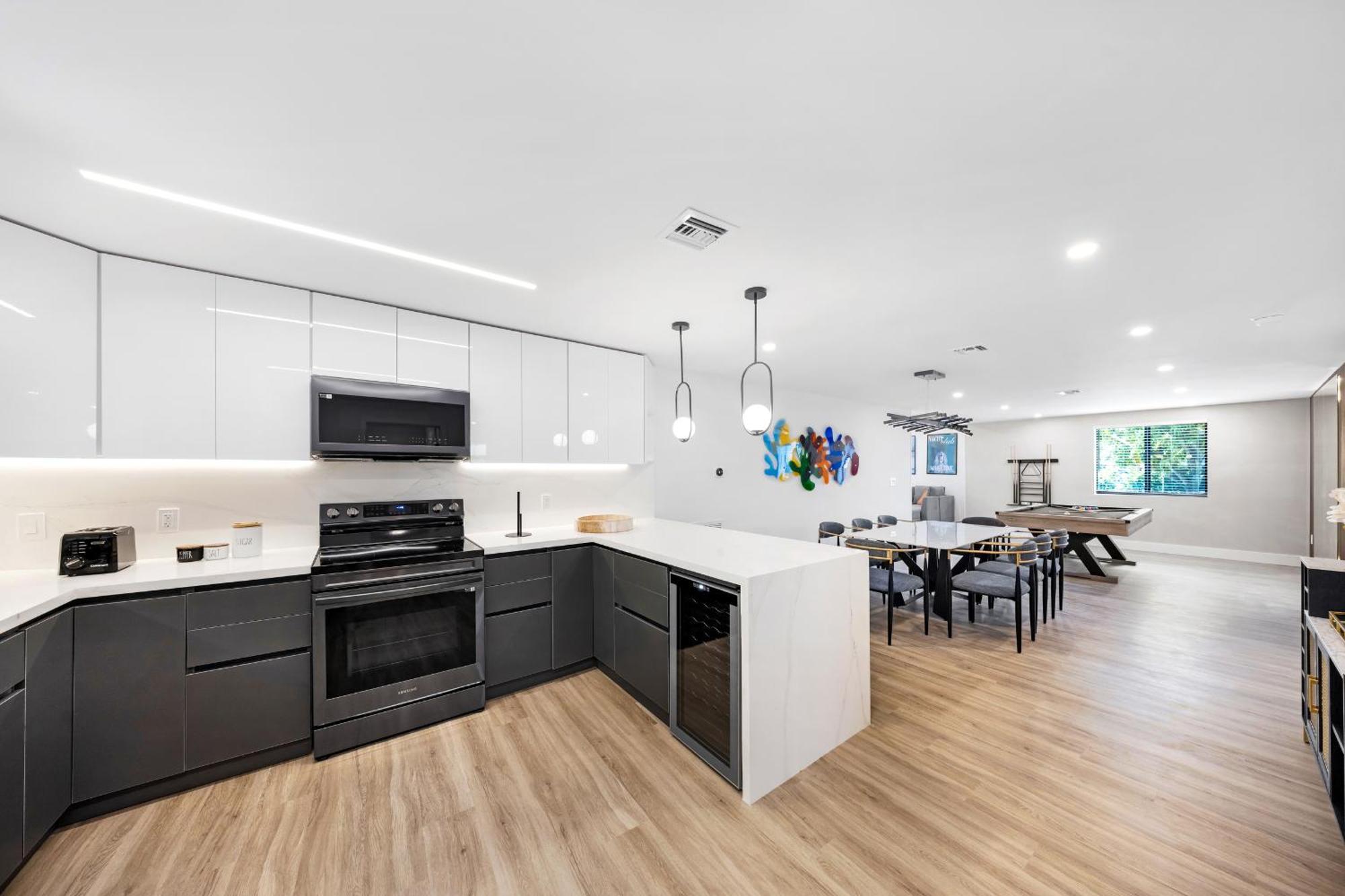 Design Dist Pool,hottub,billard Y Nespresso Miami