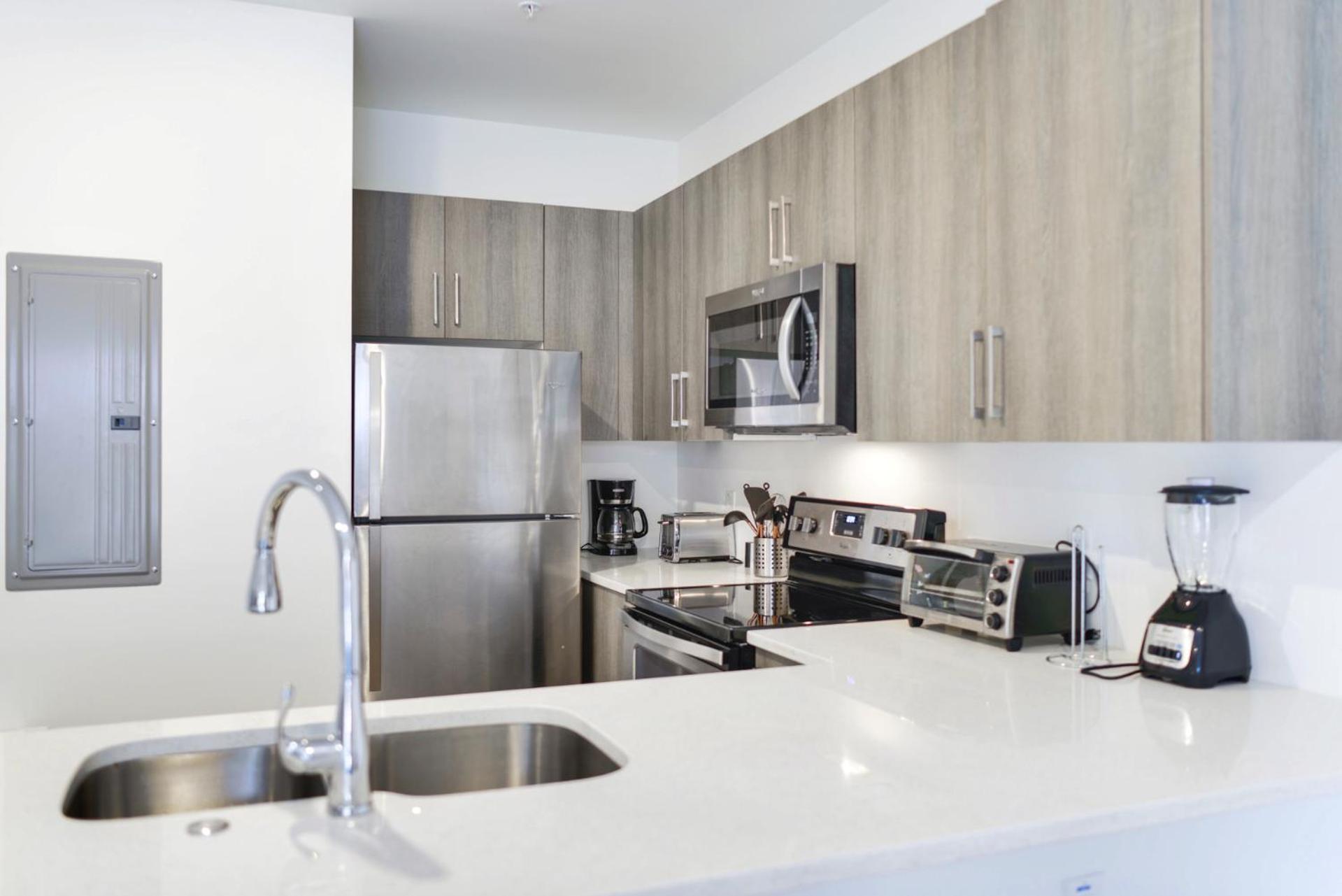 Beautiful Entire Duplex To Family Vacation! Apartment *