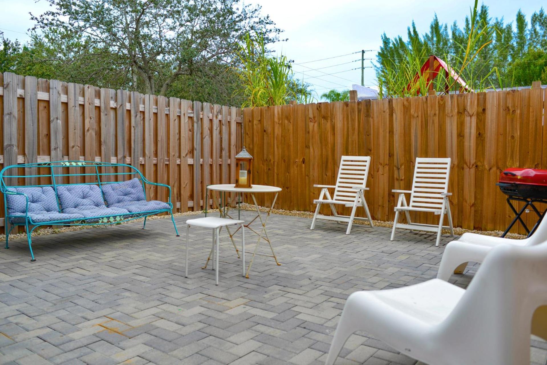 Beautiful Entire Duplex To Family Vacation! Apartment *
