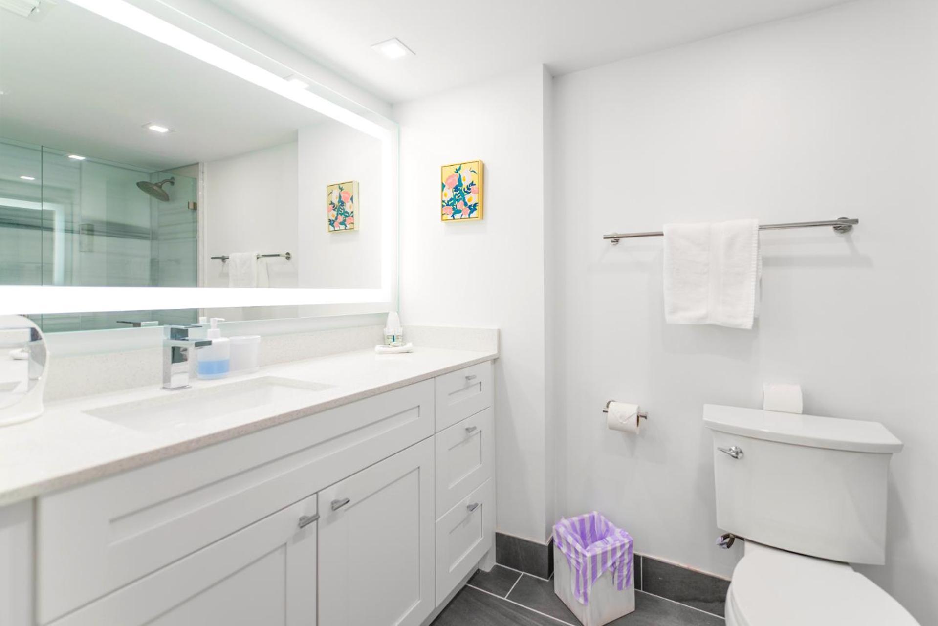 Open The Window And Enjoy The Sea Breeze At Exclusive Condo! Apartment