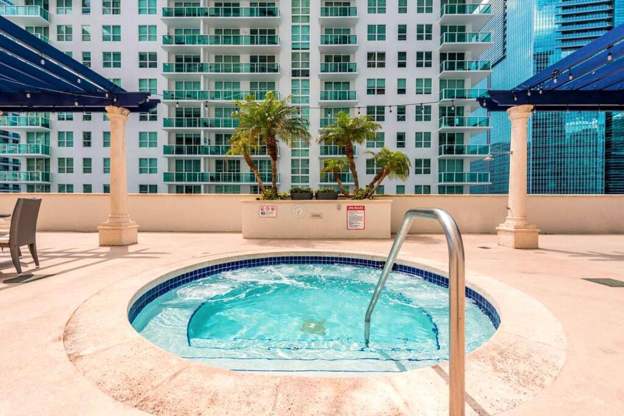 Open The Window And Enjoy The Sea Breeze At Exclusive Condo!