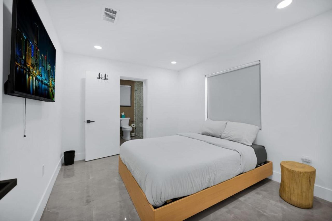 Lux Modern 4br With Pool Villa Miami