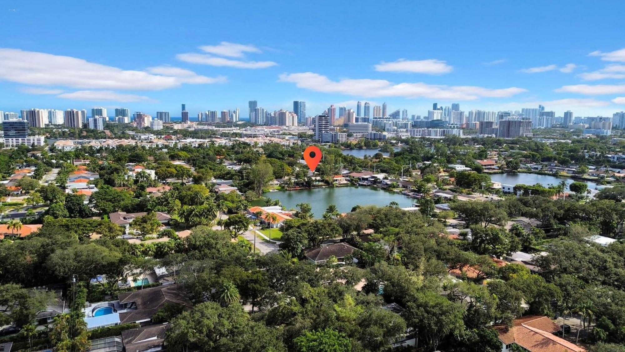 Lakefront Retreat Perfect For Family Fun Holiday home Miami