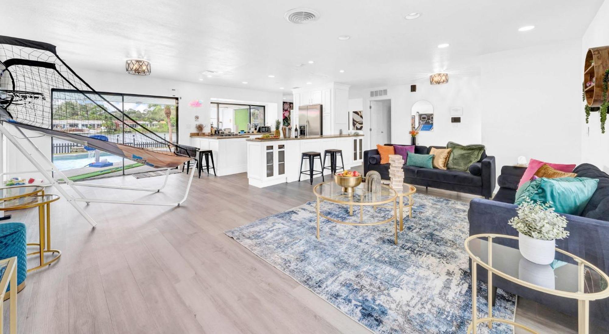 Lakefront Retreat Perfect For Family Fun Holiday home Miami