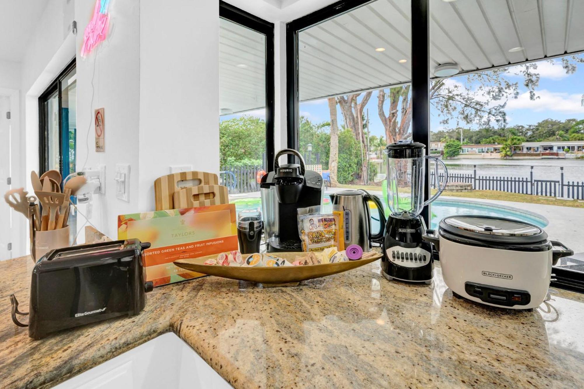 Holiday home Lakefront Retreat Perfect For Family Fun *