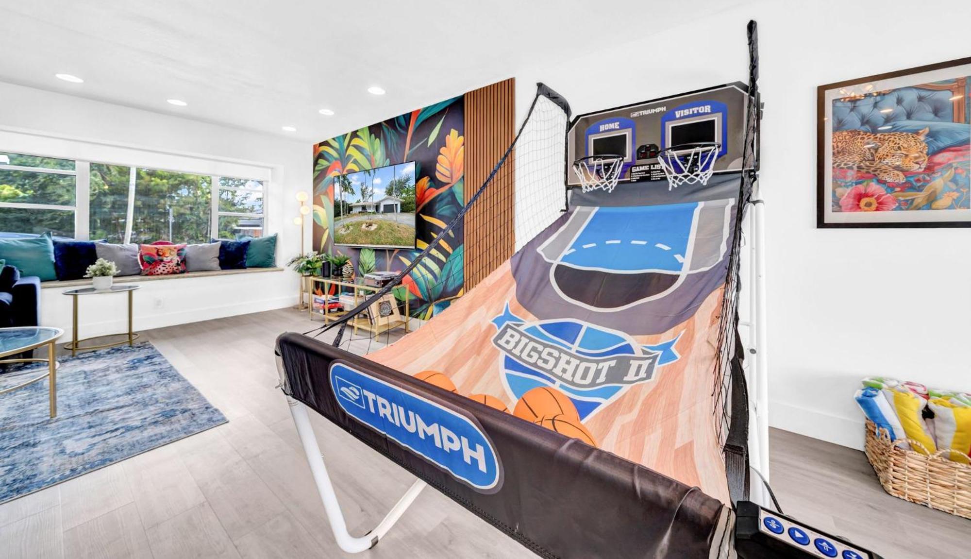 Lakefront Retreat Perfect For Family Fun *