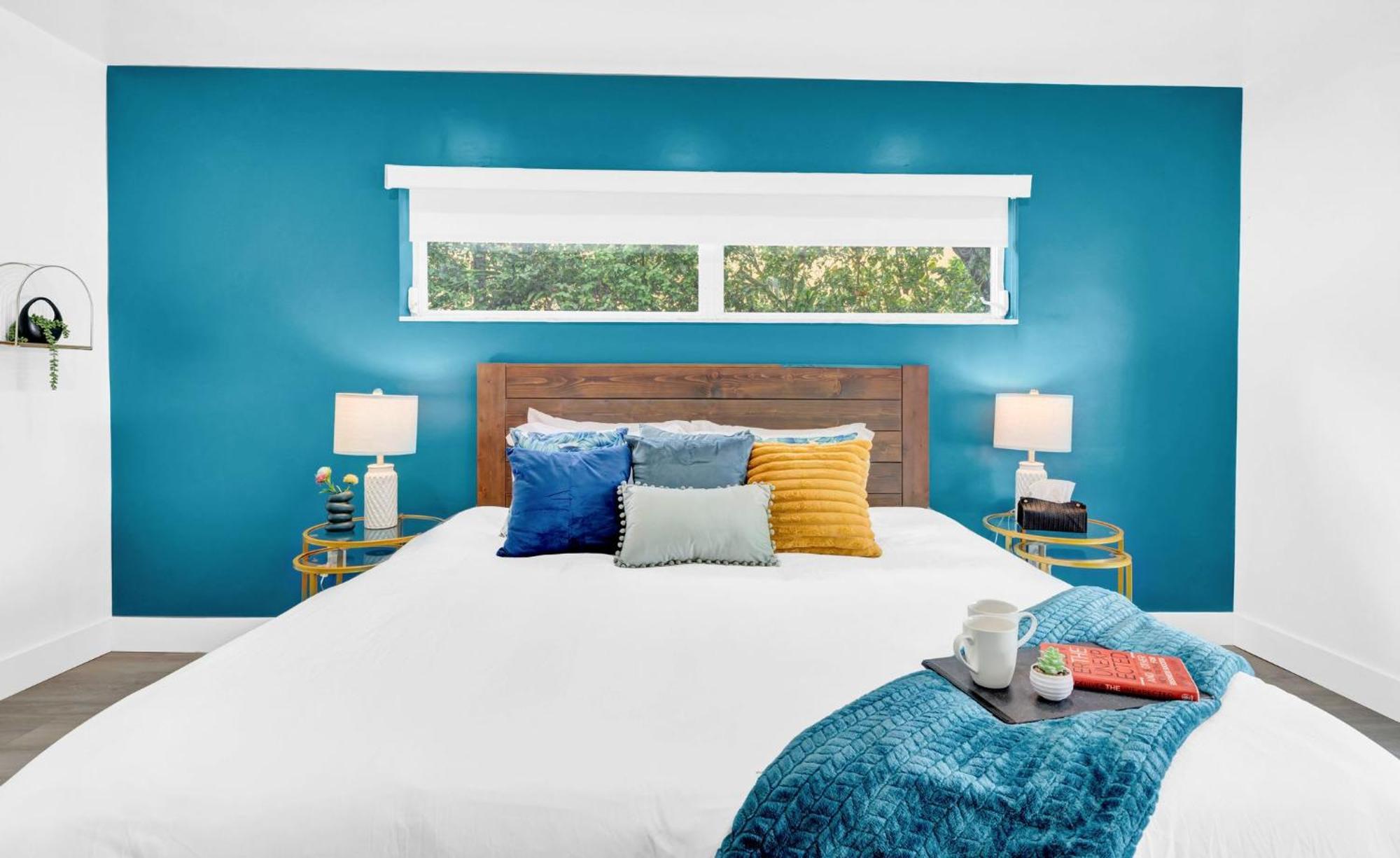 Holiday home Lakefront Retreat Perfect For Family Fun