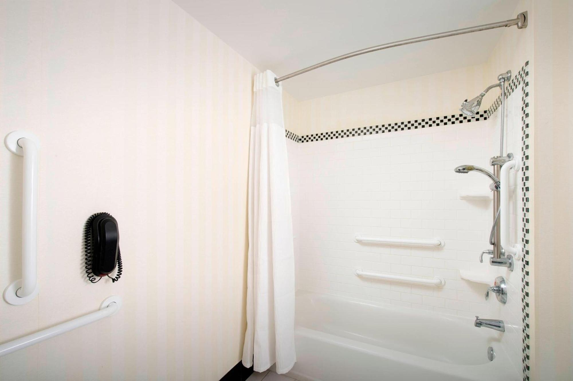 Fairfield & By Marriott Airport South 3* Miami