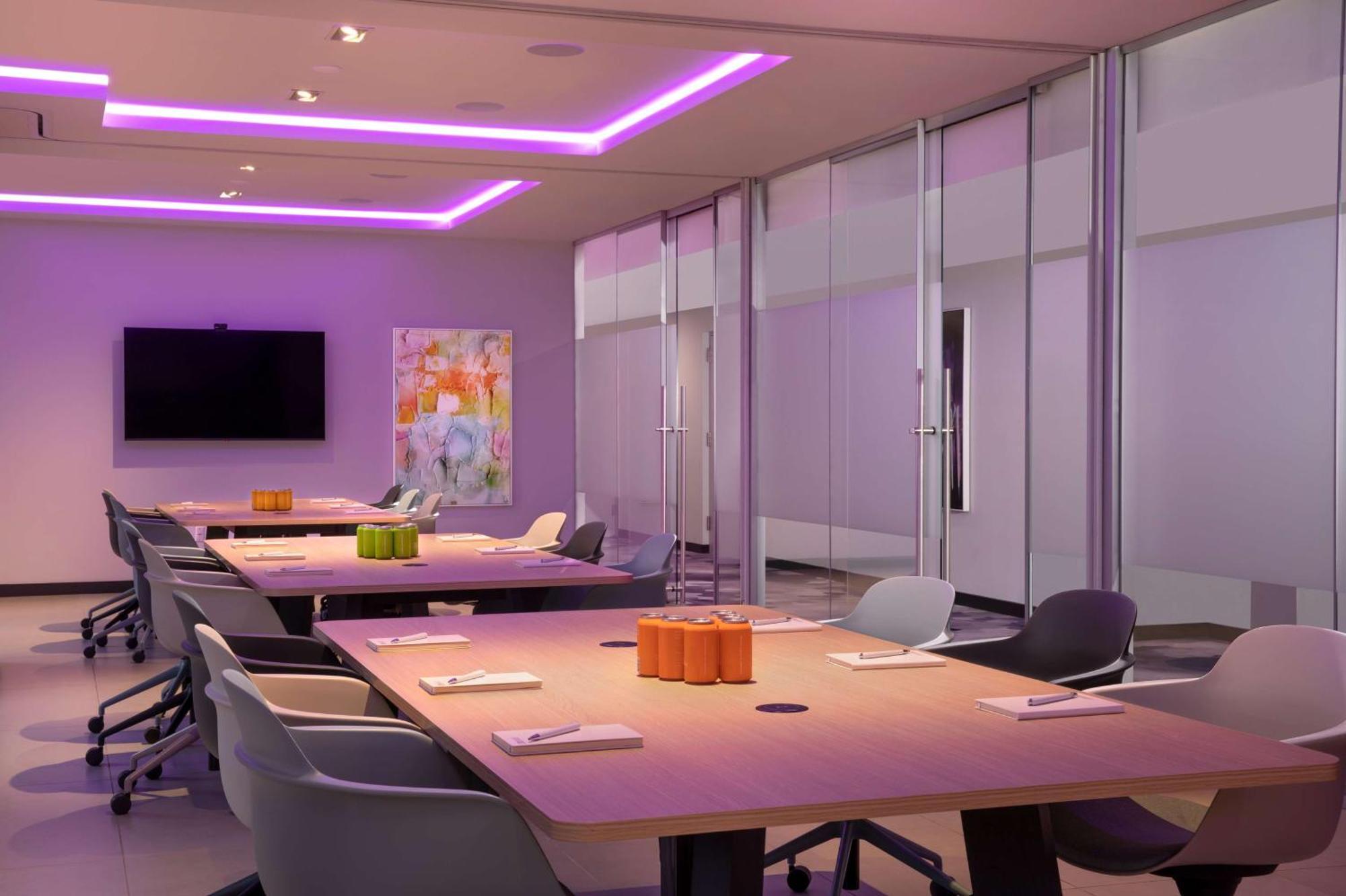 Hotel Downtown 4*