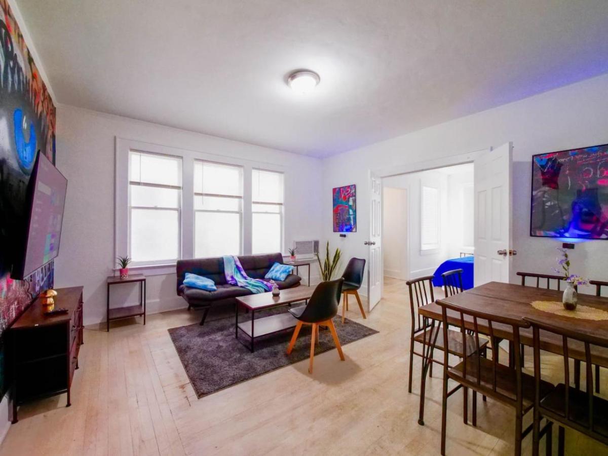 Stylish Retreat-edgewater Apartment