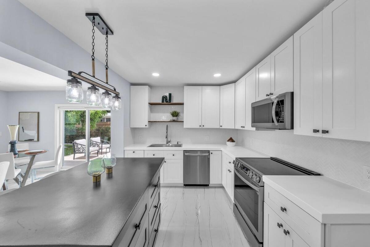 5 Bedroom Location & Charm Miami