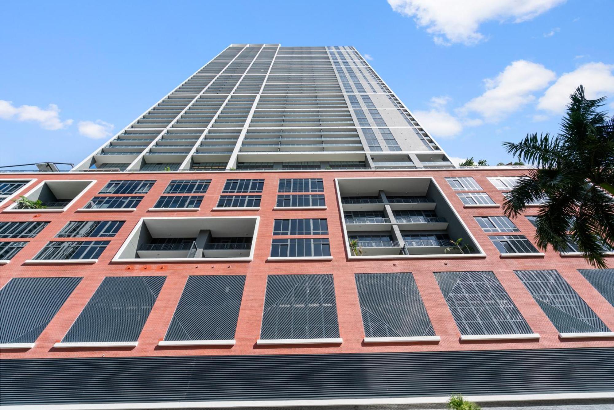 Apartment At Downtown Residences - Great View 30th Floor *