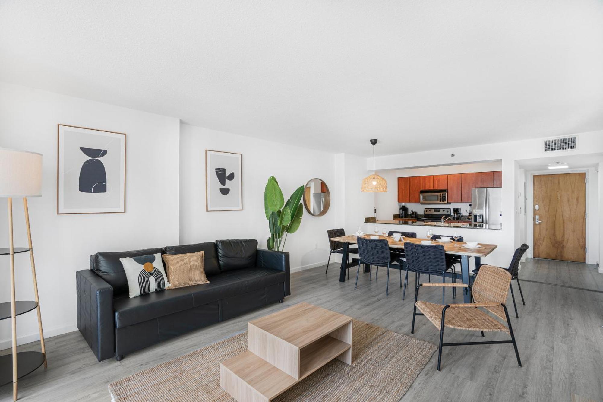 Stylish Brickell With Stunning Views & Premier Amenities Apartment *