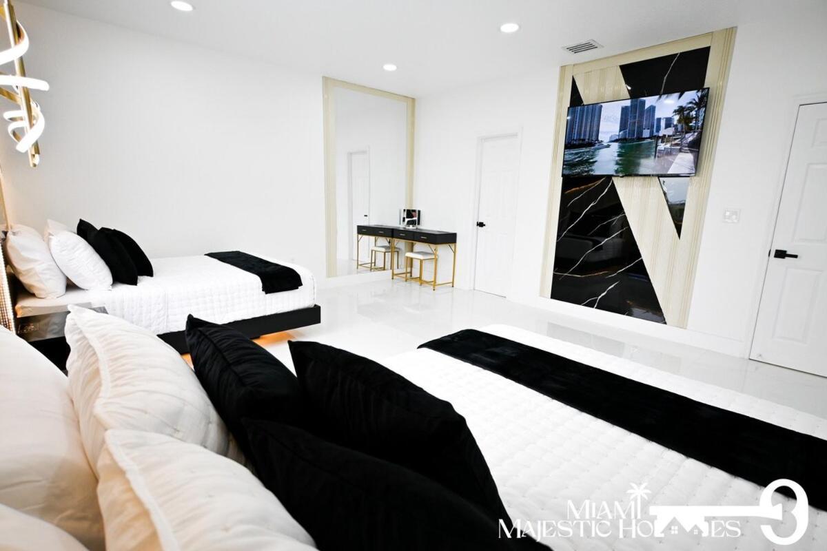Golden Horizon Villa, Pool, Perfect Game Room, Bbq Holiday home Miami