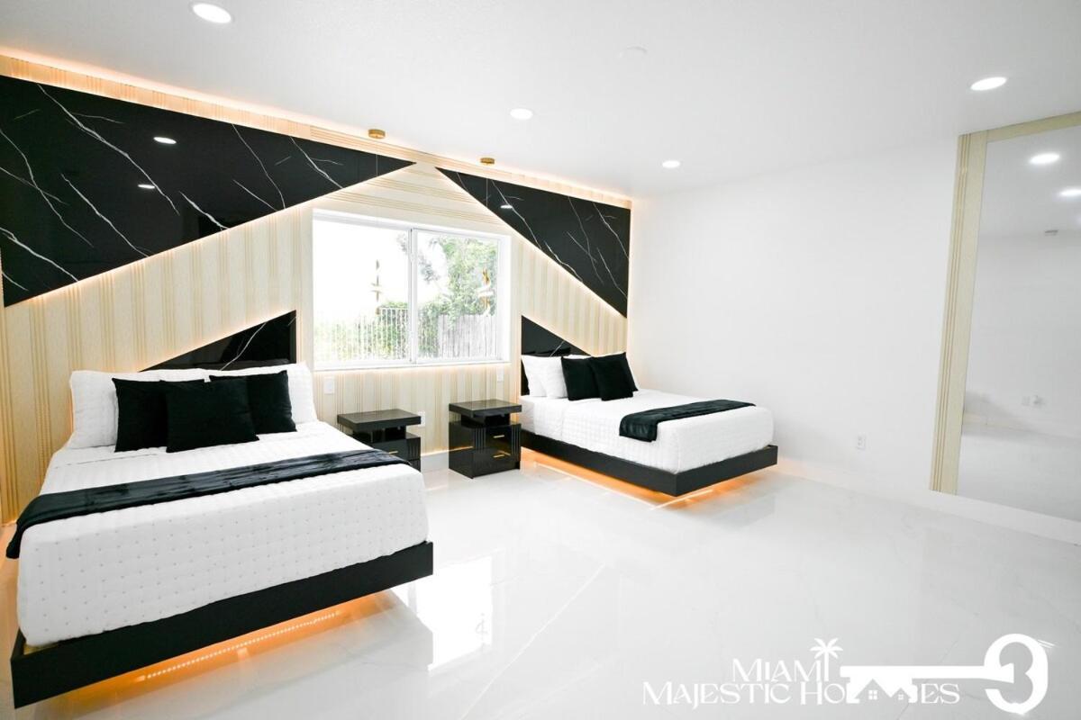 Holiday home Golden Horizon Villa, Pool, Perfect Game Room, Bbq