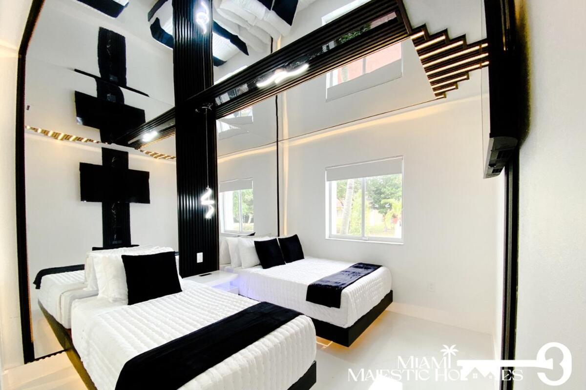 Holiday home Golden Horizon Villa, Pool, Perfect Game Room, Bbq