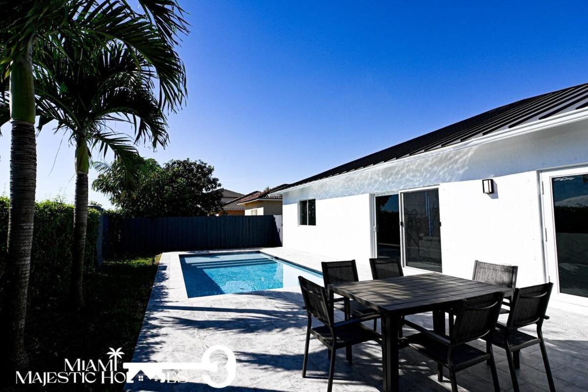 Golden Horizon Villa, Pool, Perfect Game Room, Bbq * Miami