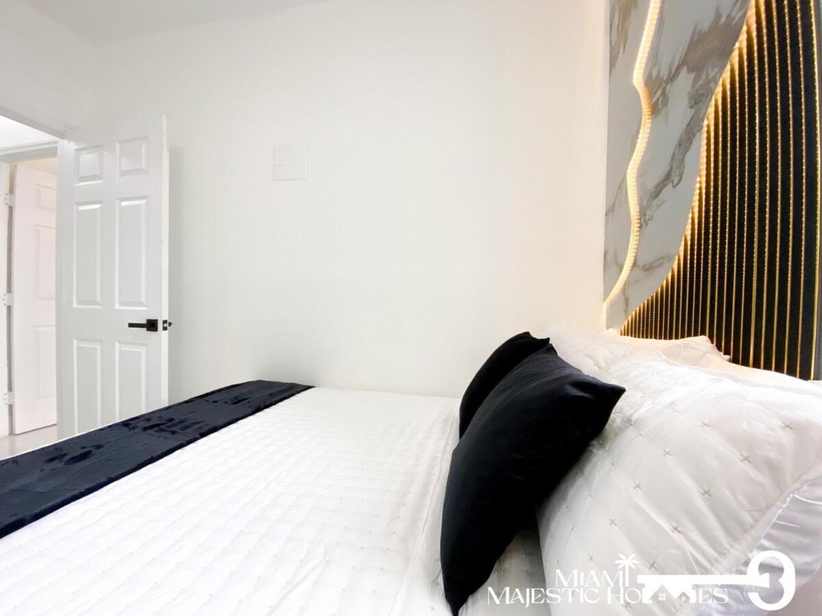 Golden Horizon Villa, Pool, Perfect Game Room, Bbq Miami