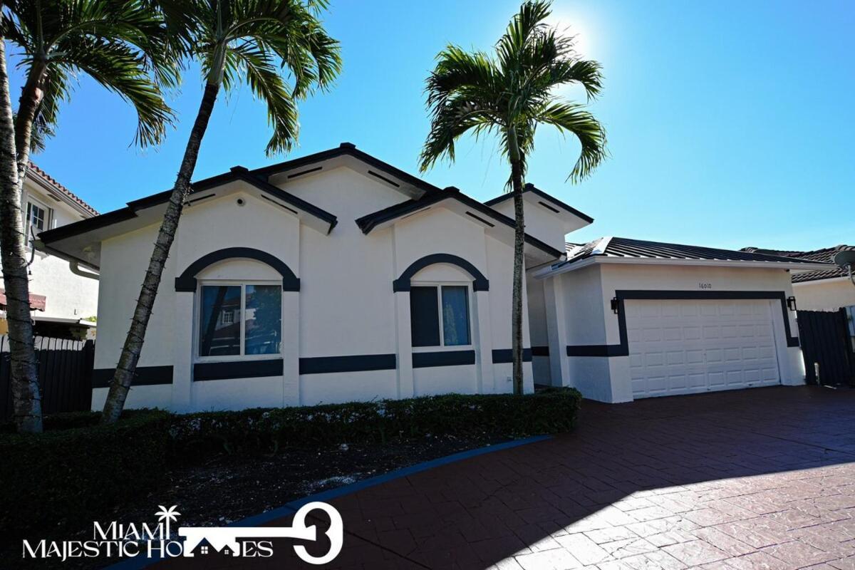Golden Horizon Villa, Pool, Perfect Game Room, Bbq
