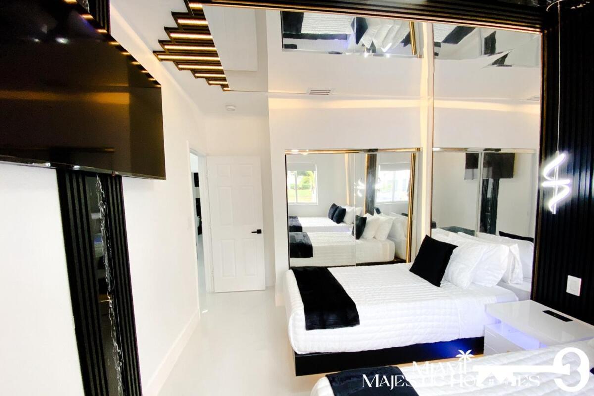 Golden Horizon Villa, Pool, Perfect Game Room, Bbq Miami