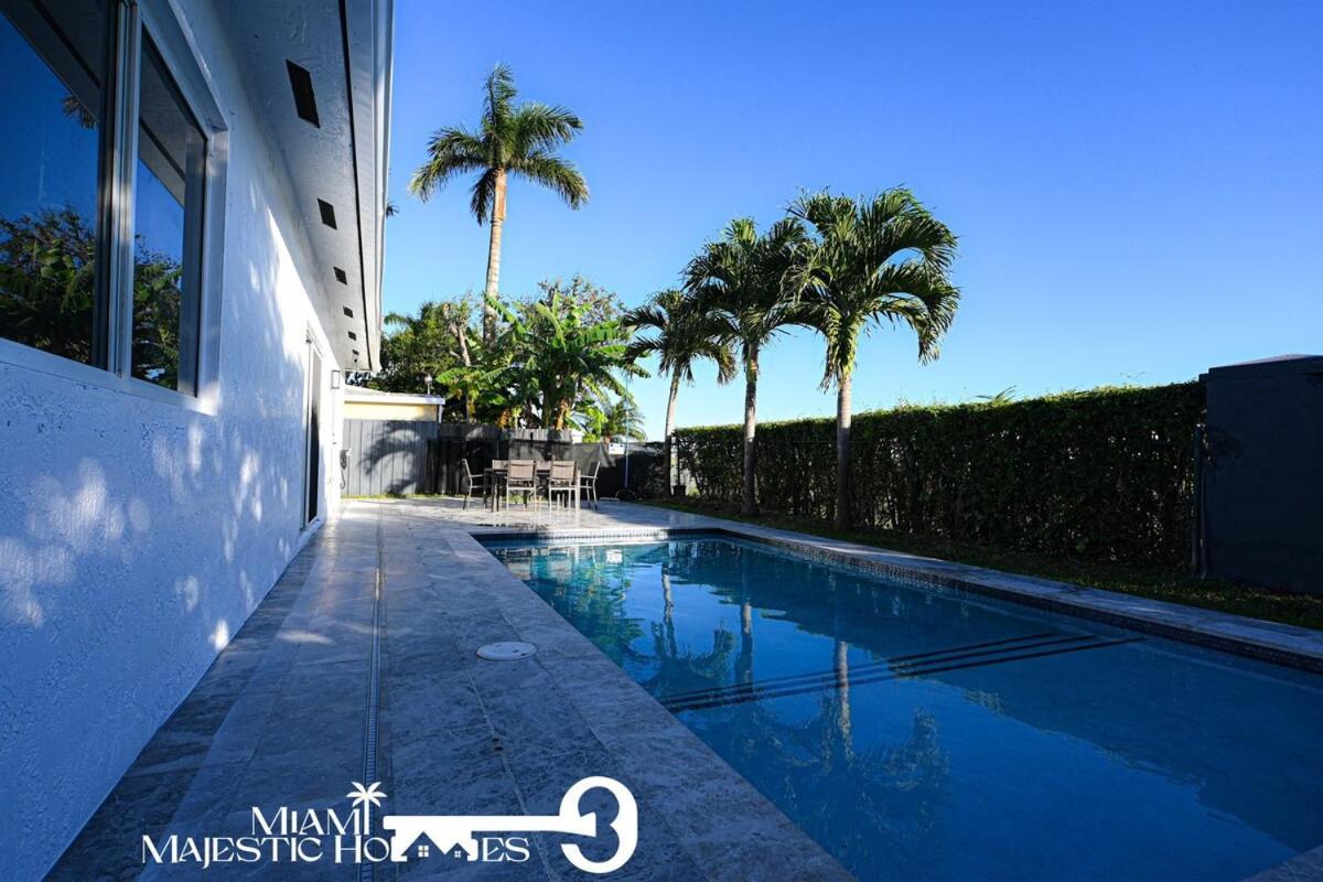 Golden Horizon Villa, Pool, Perfect Game Room, Bbq