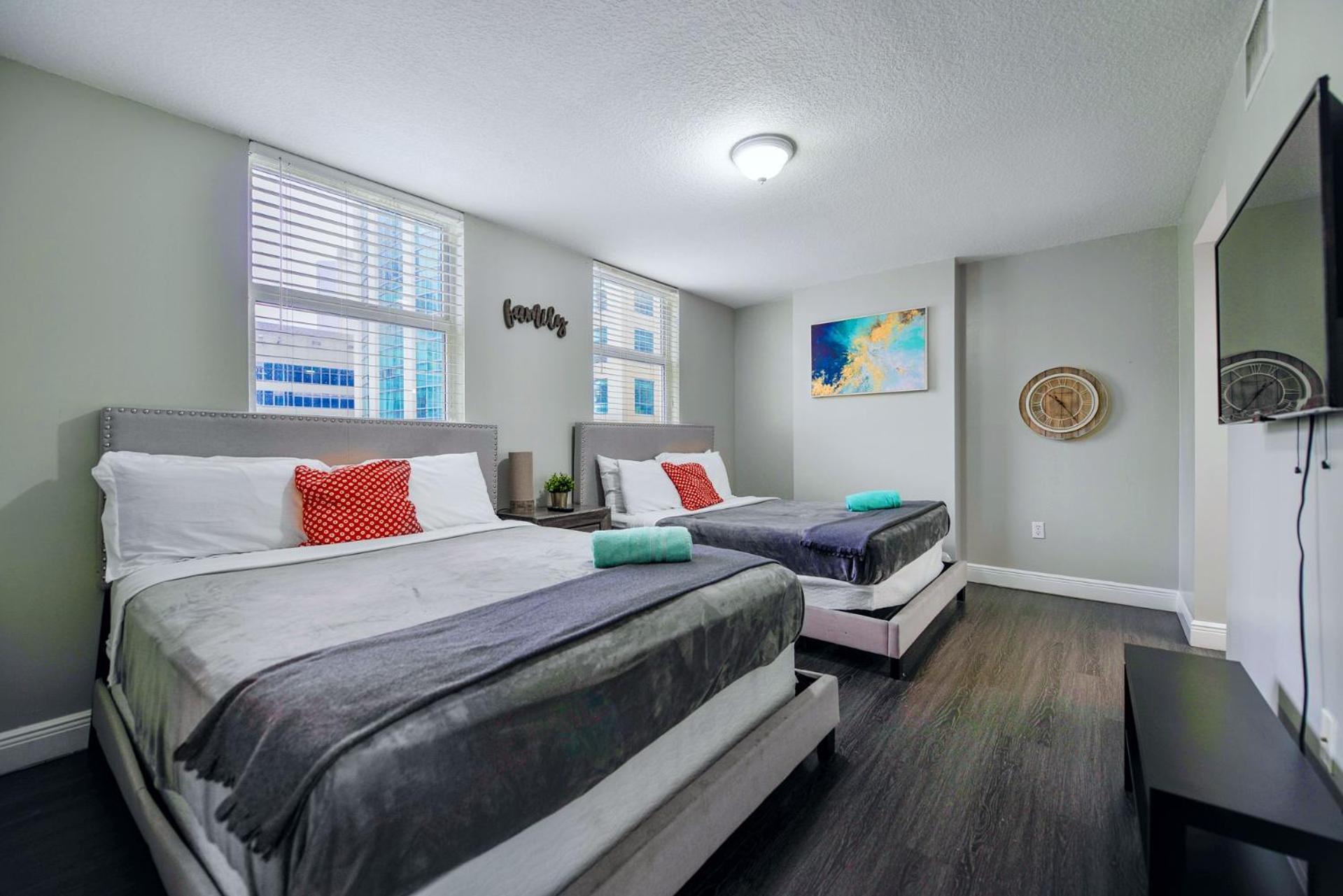 Luxurious 3br With Pool In Brickell * Miami