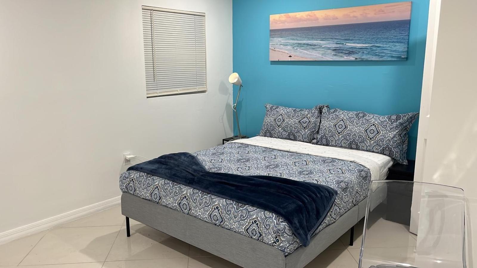 Villa Beautiful, Fully Furnished 4bed 2bath House - 5 Minute Walk To Miracle Mile Downtown Coral Gables Miami