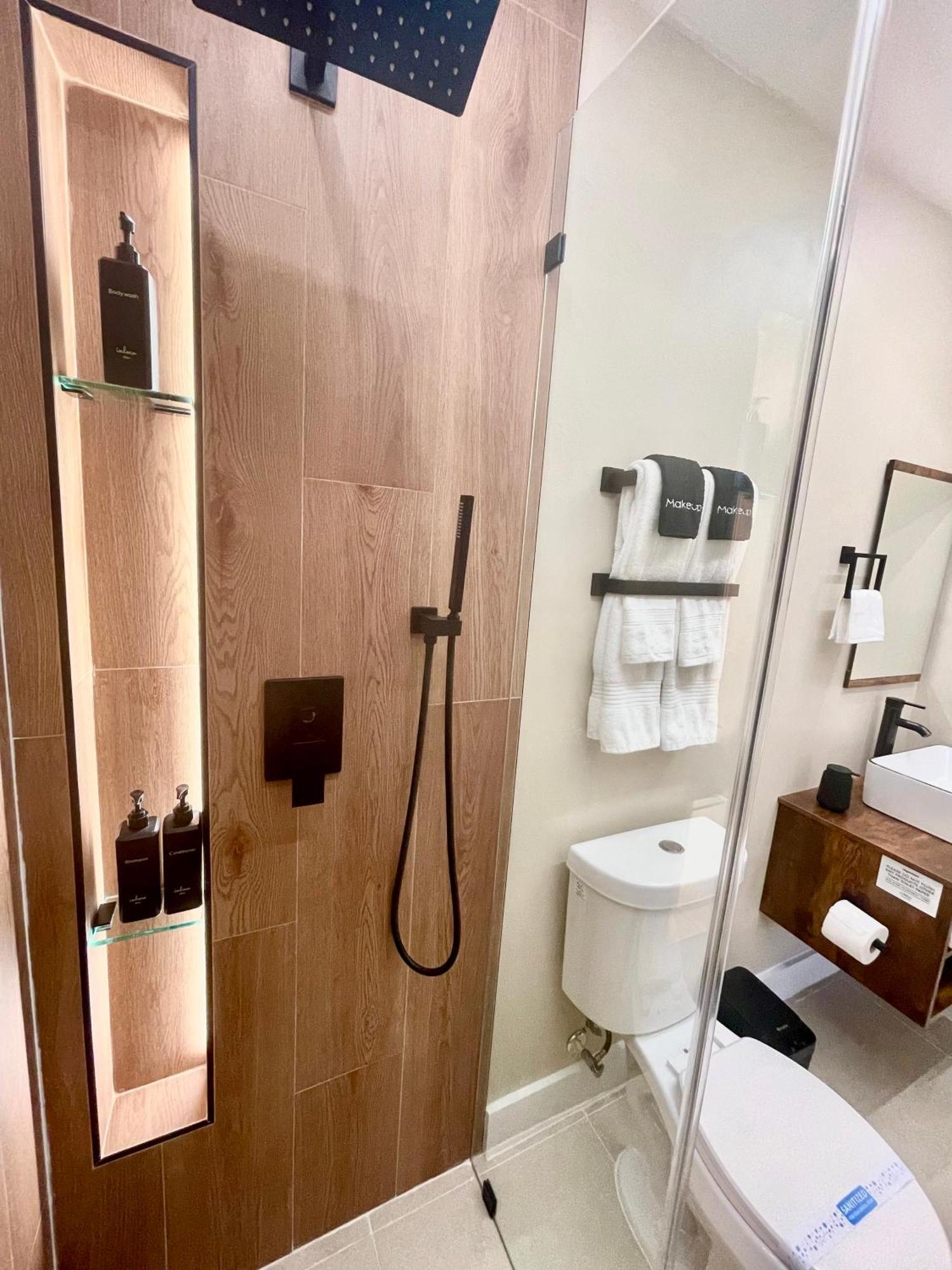 Casamia Only 10 Min To Wynwood With New Pool, Bikes, Parking And Privacy