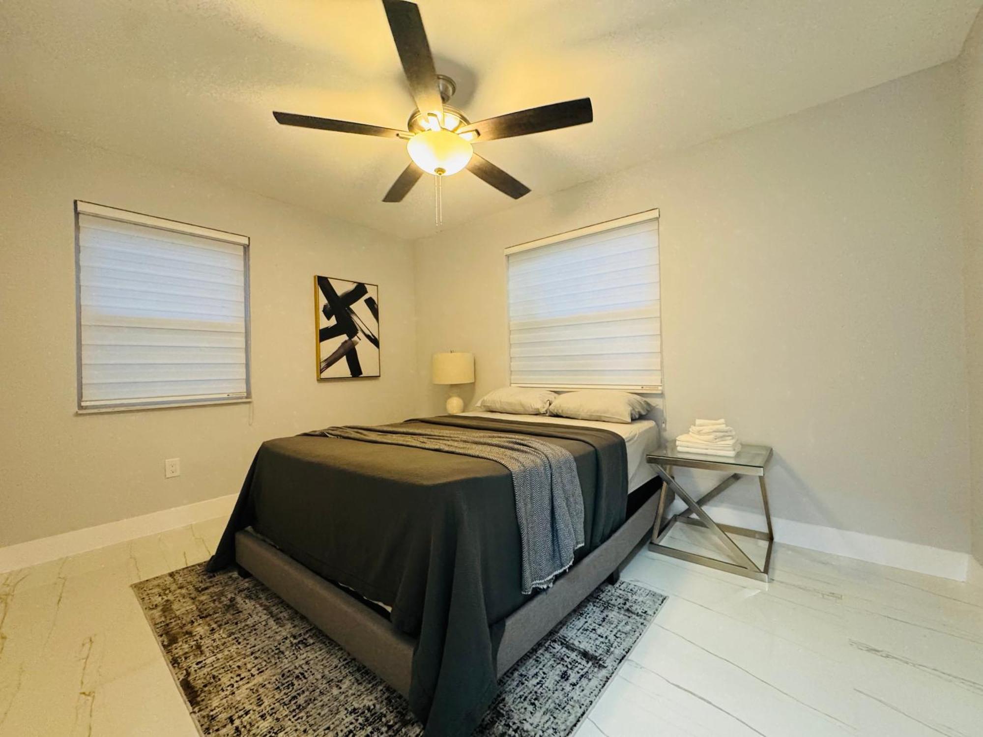 5 Bedroom Location & Charm Holiday home Miami