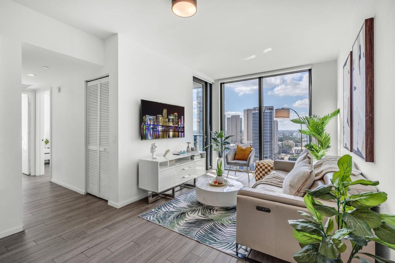 Experience Modern 2 Bed Near Biscayne Blvd Apartment Miami