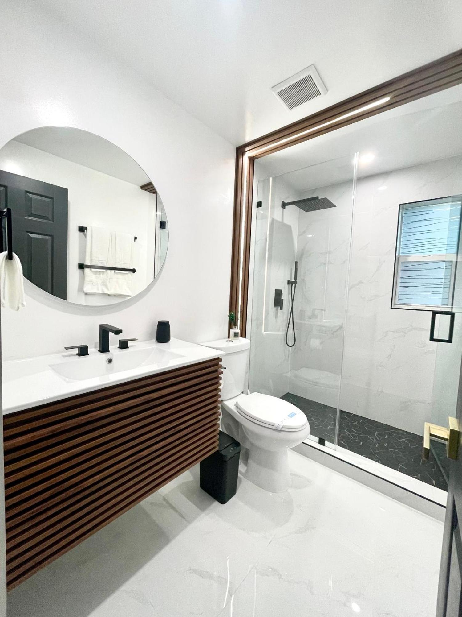 Casamia Only 10 Min To Wynwood With New Pool, Bikes, Parking And Privacy Holiday home Miami