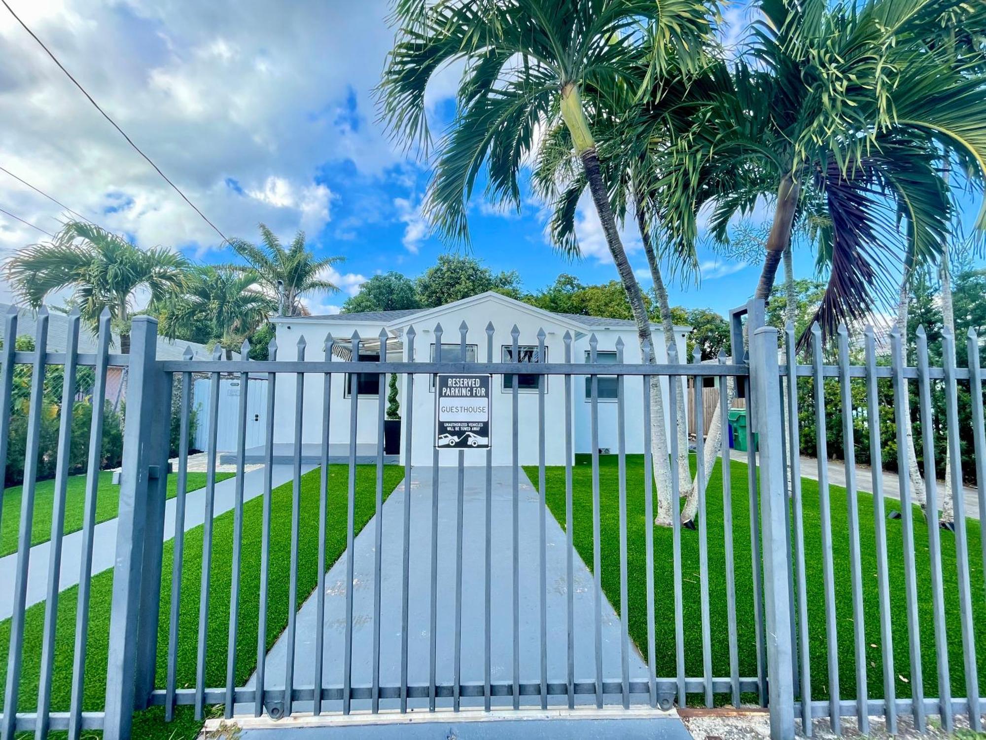 Casamia Only 10 Min To Wynwood With New Pool, Bikes, Parking And Privacy Holiday home Miami