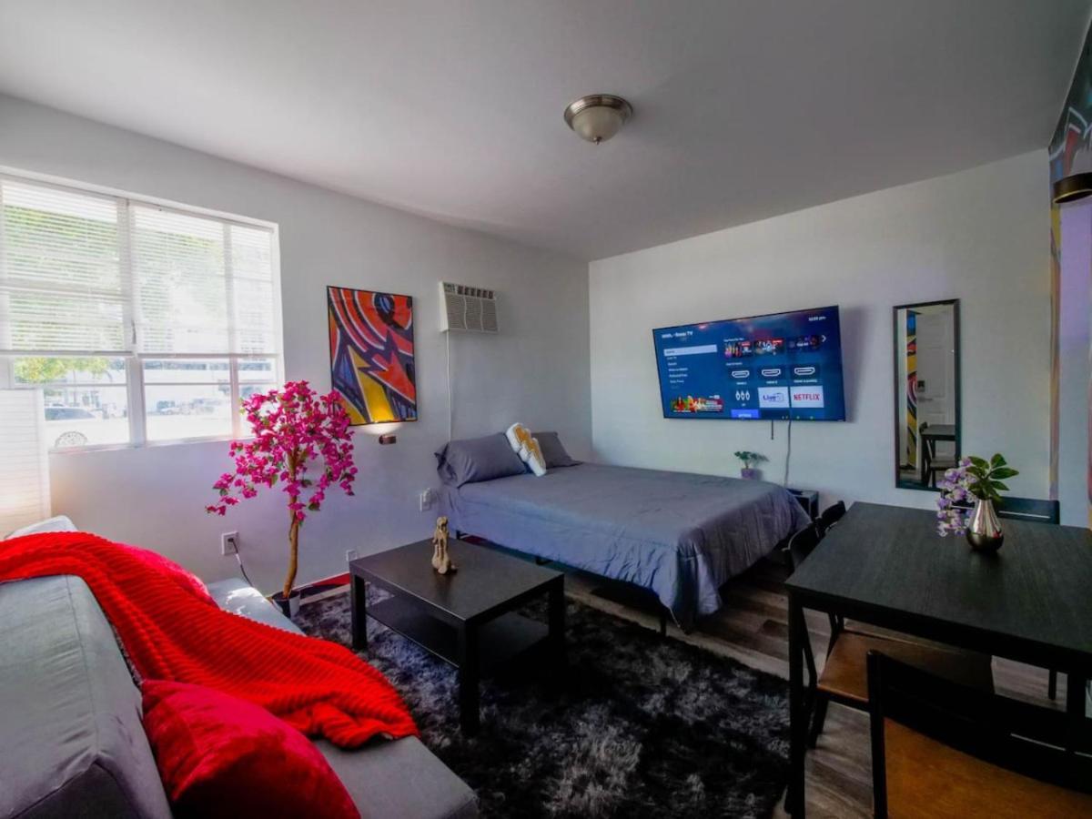 Stylish - Edgewater Apartment