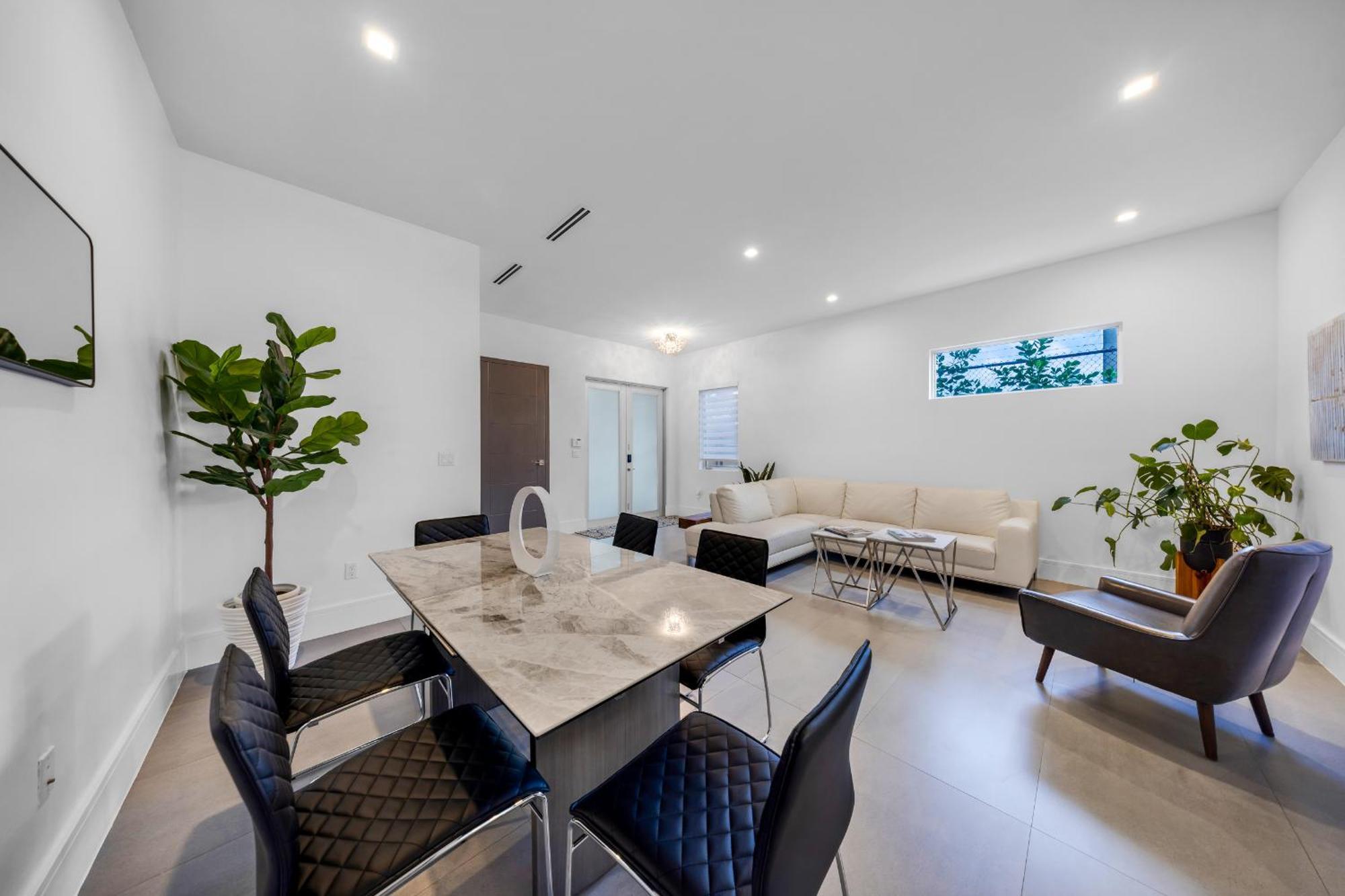 Coconut Grove Casita With Private Plunge Pool, Gated Villa