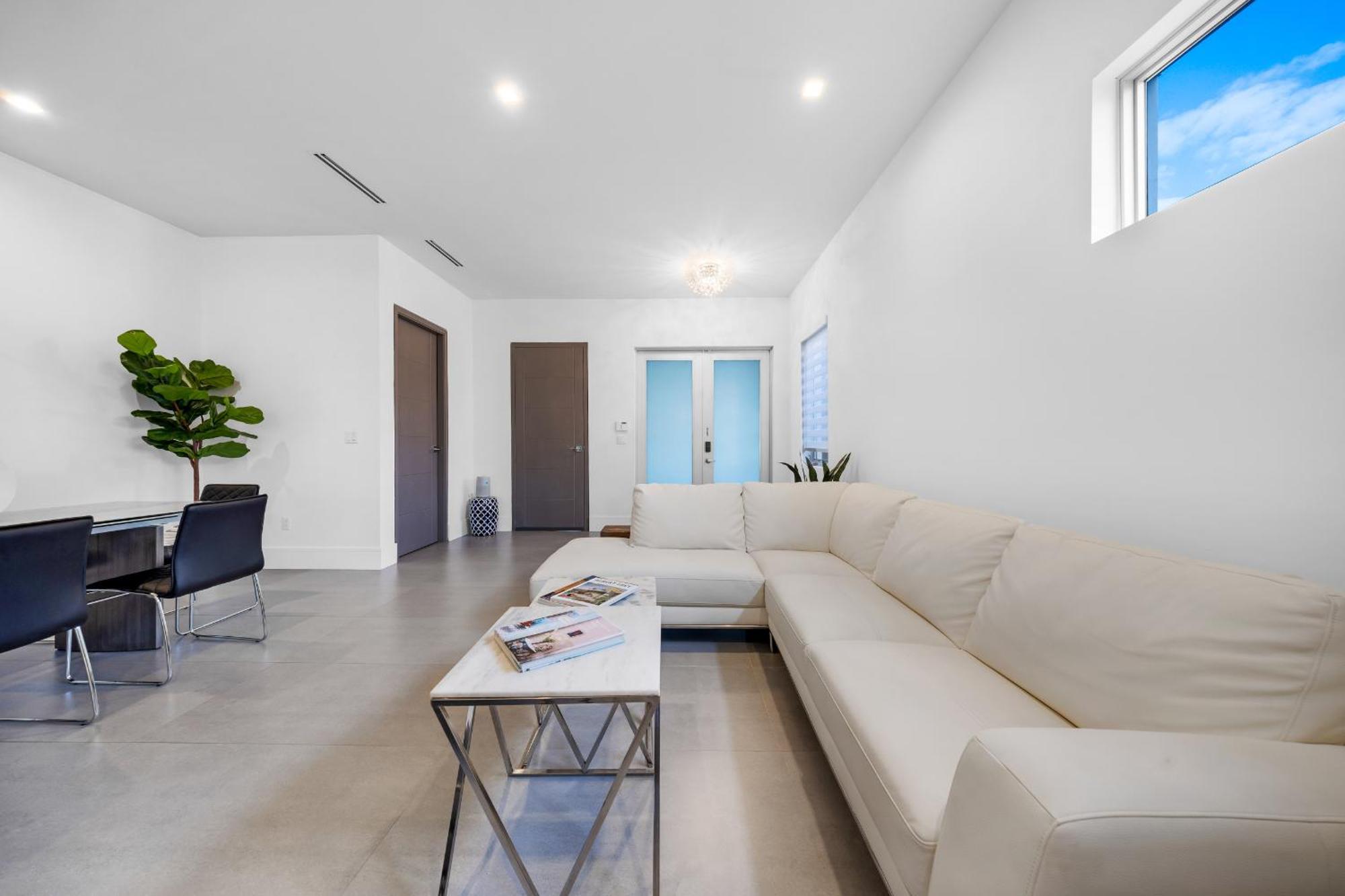 Coconut Grove Casita With Private Plunge Pool, Gated *