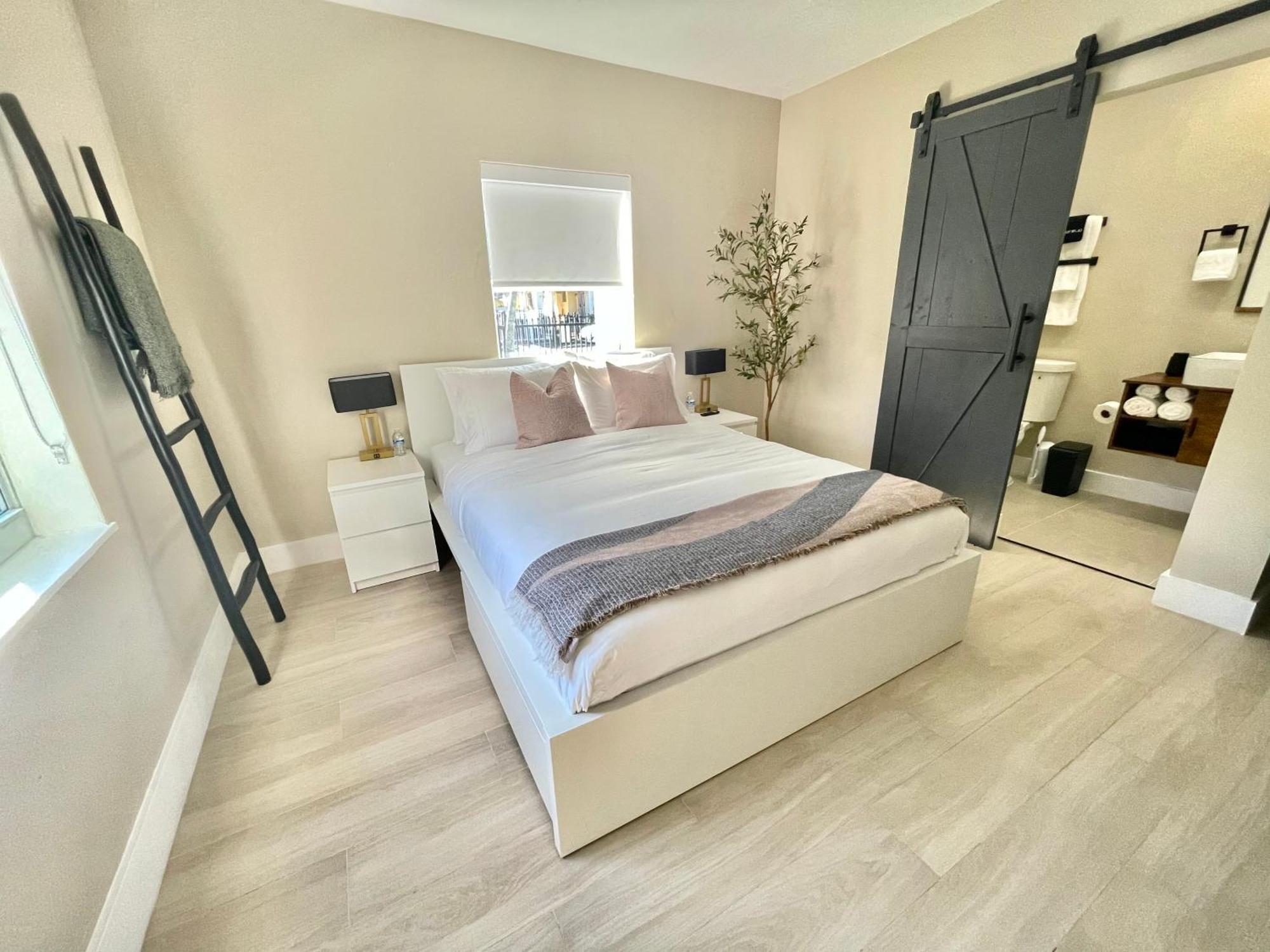 Casamia Only 10 Min To Wynwood With New Pool, Bikes, Parking And Privacy Holiday home Miami