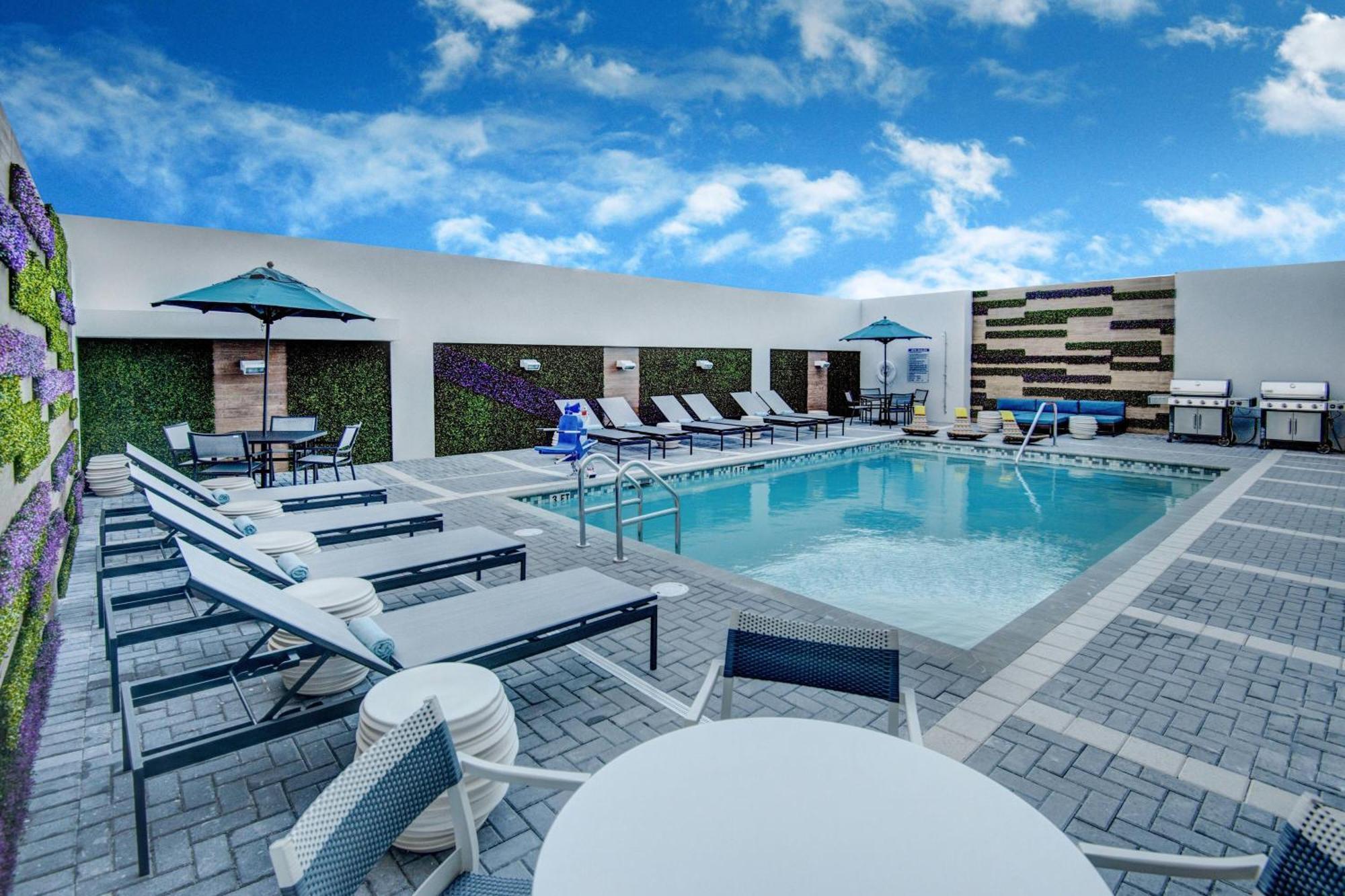 Hotel Towneplace By Marriott Airport 3*