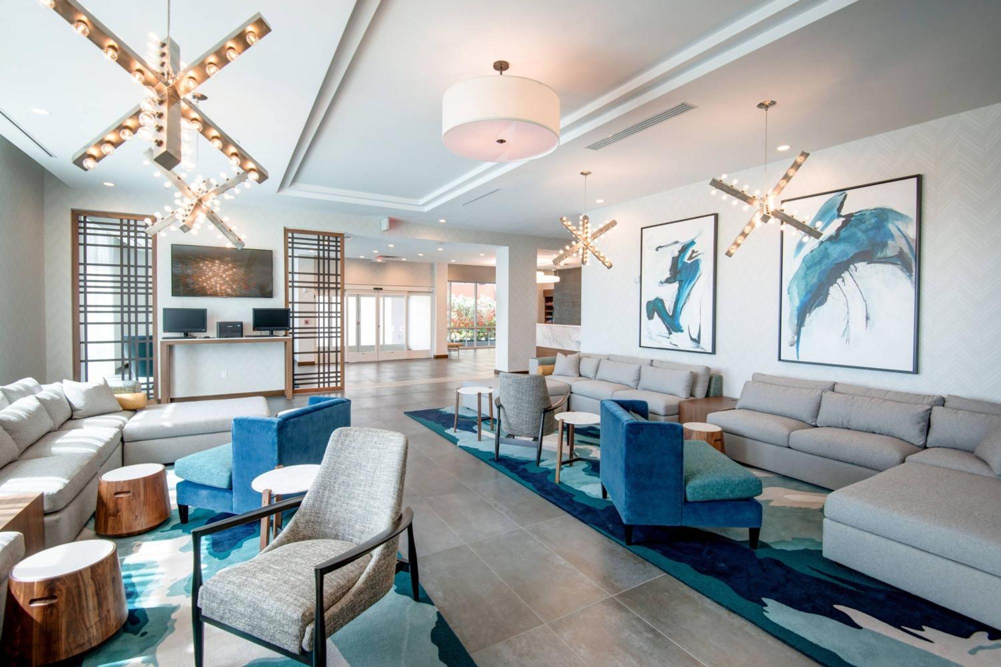 Hotel Towneplace By Marriott Airport